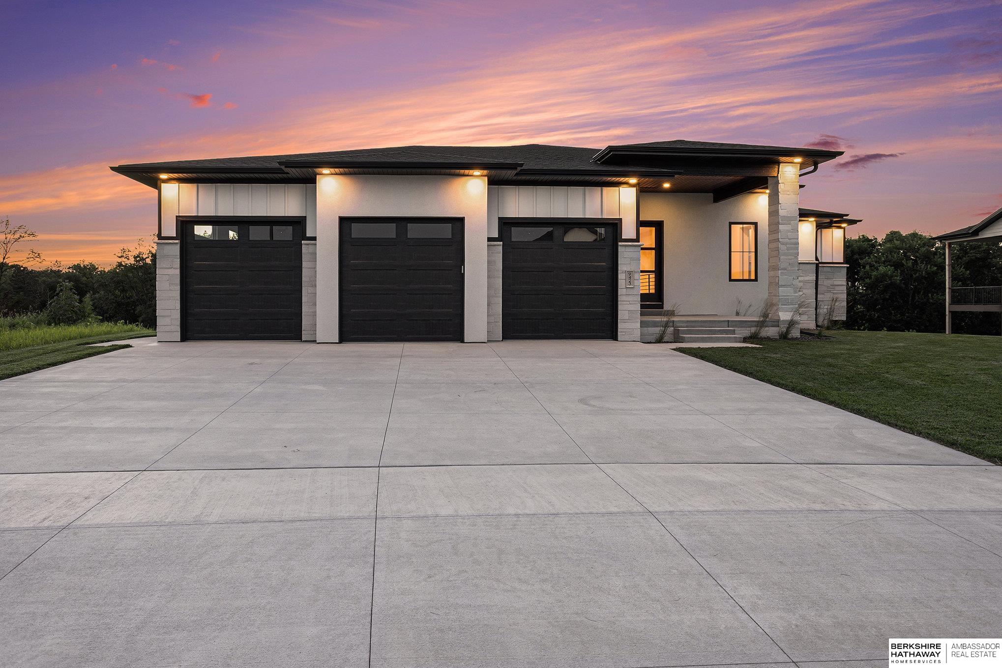 8910 Dragonfly Lane