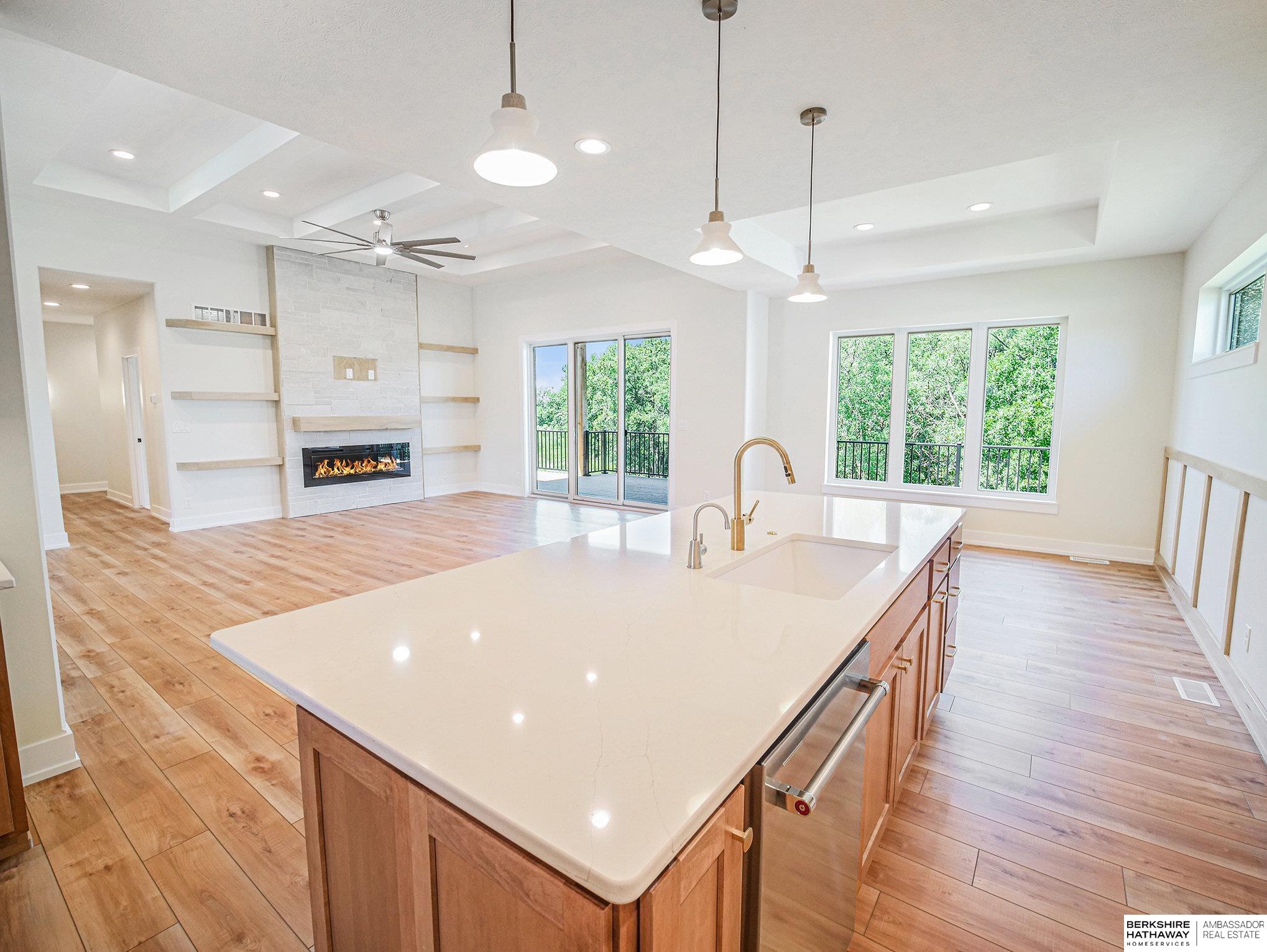 8910 Dragonfly Lane