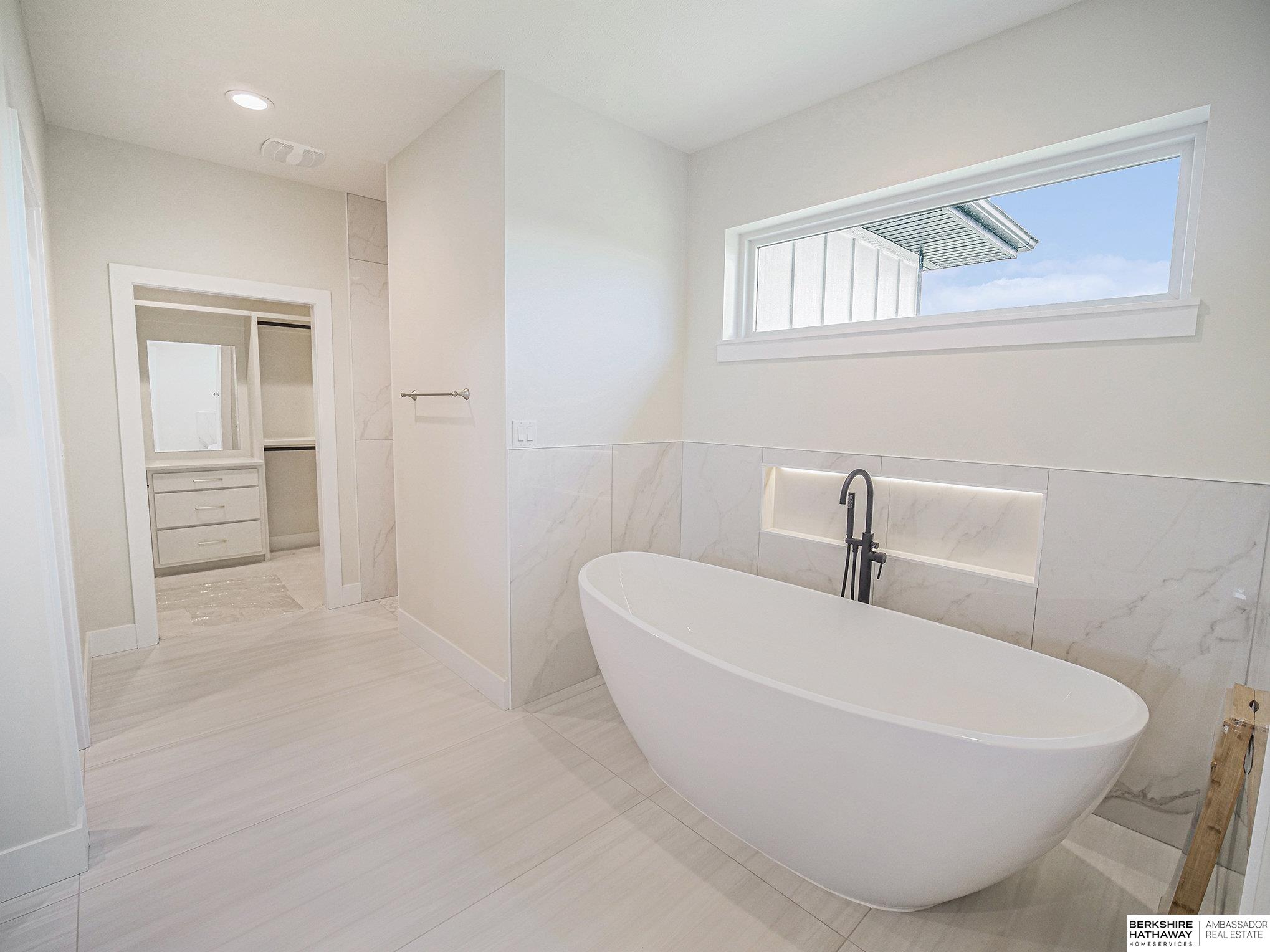 8910 Dragonfly Lane