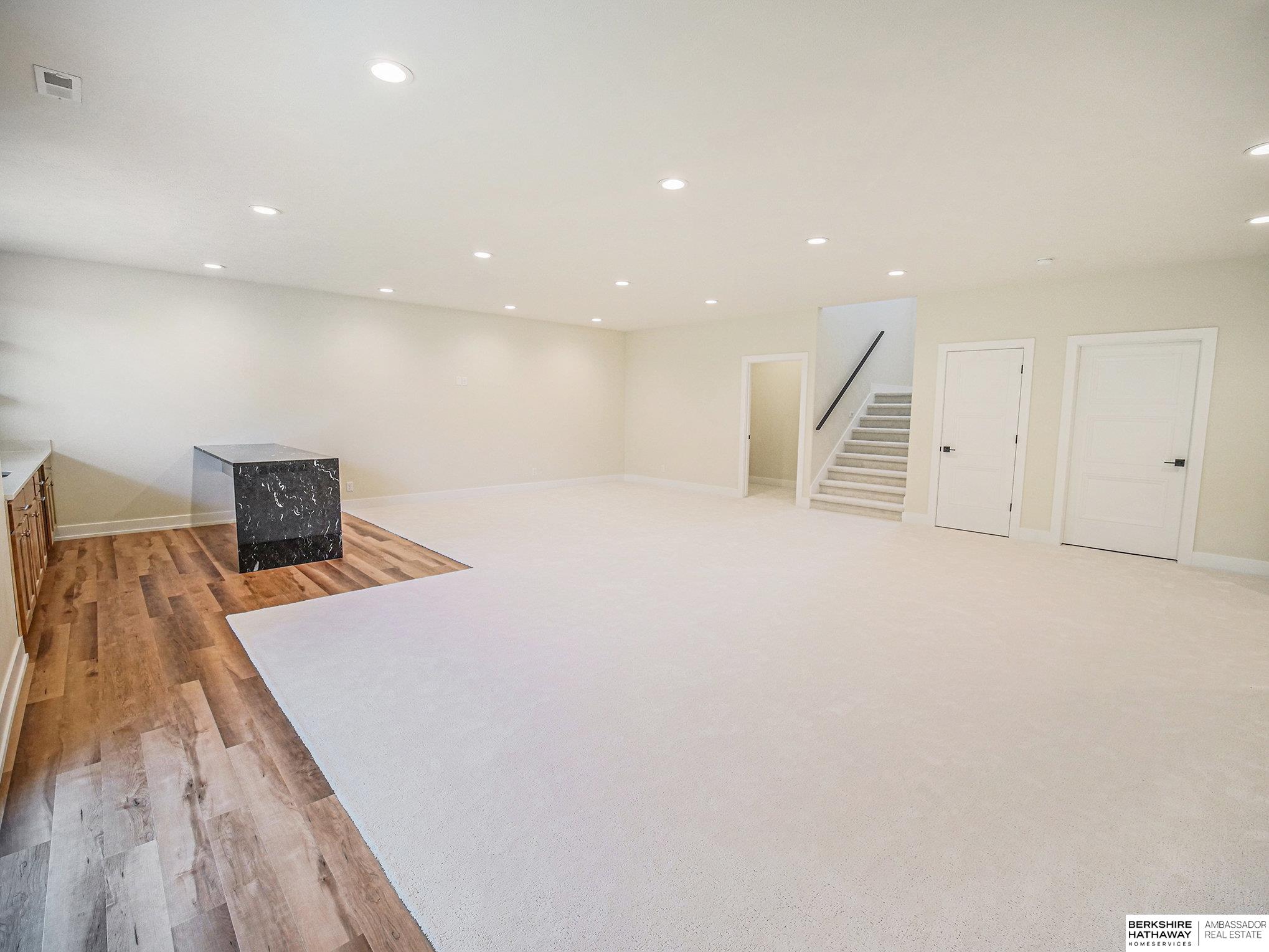 8910 Dragonfly Lane