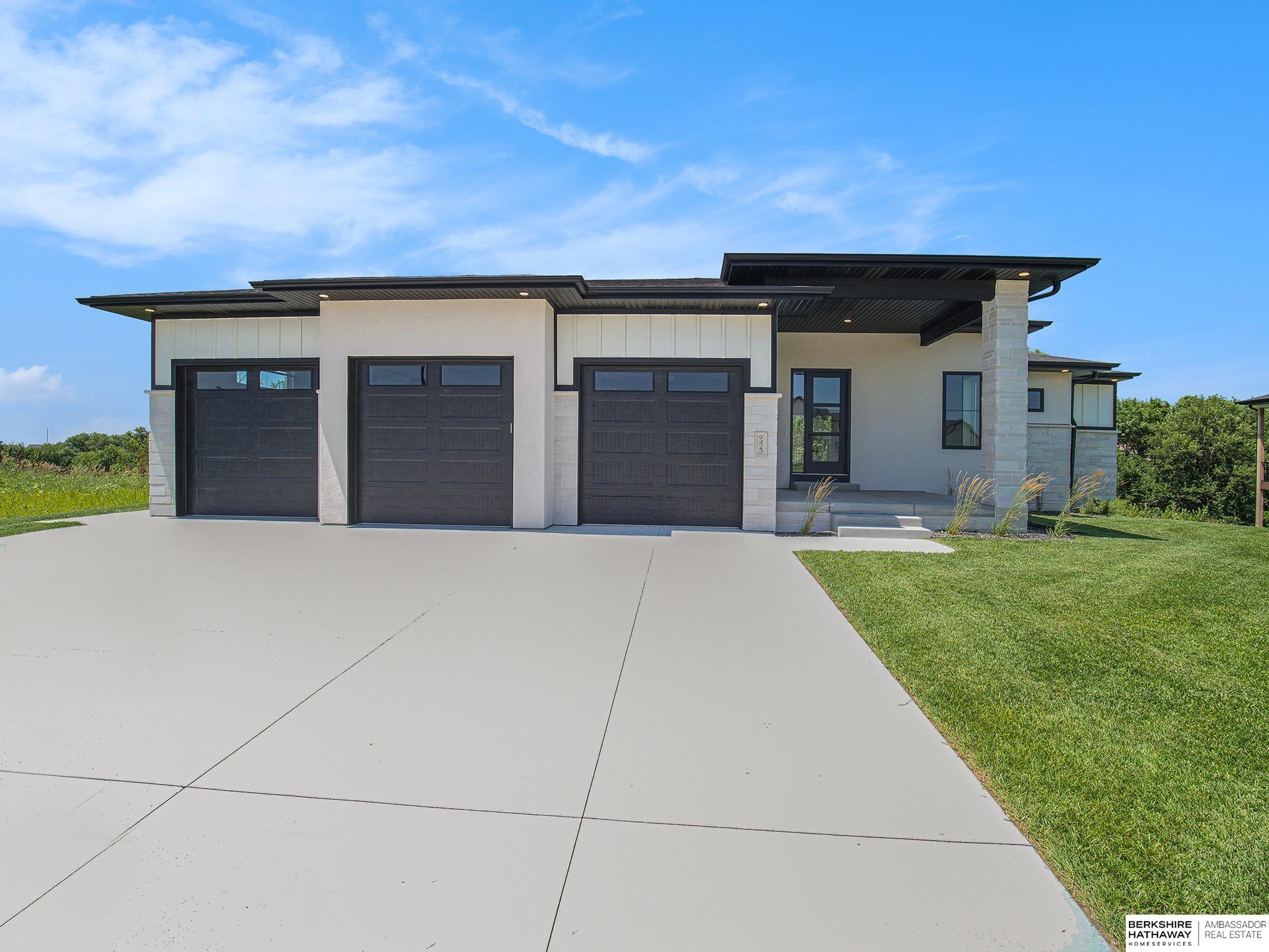 8910 Dragonfly Lane