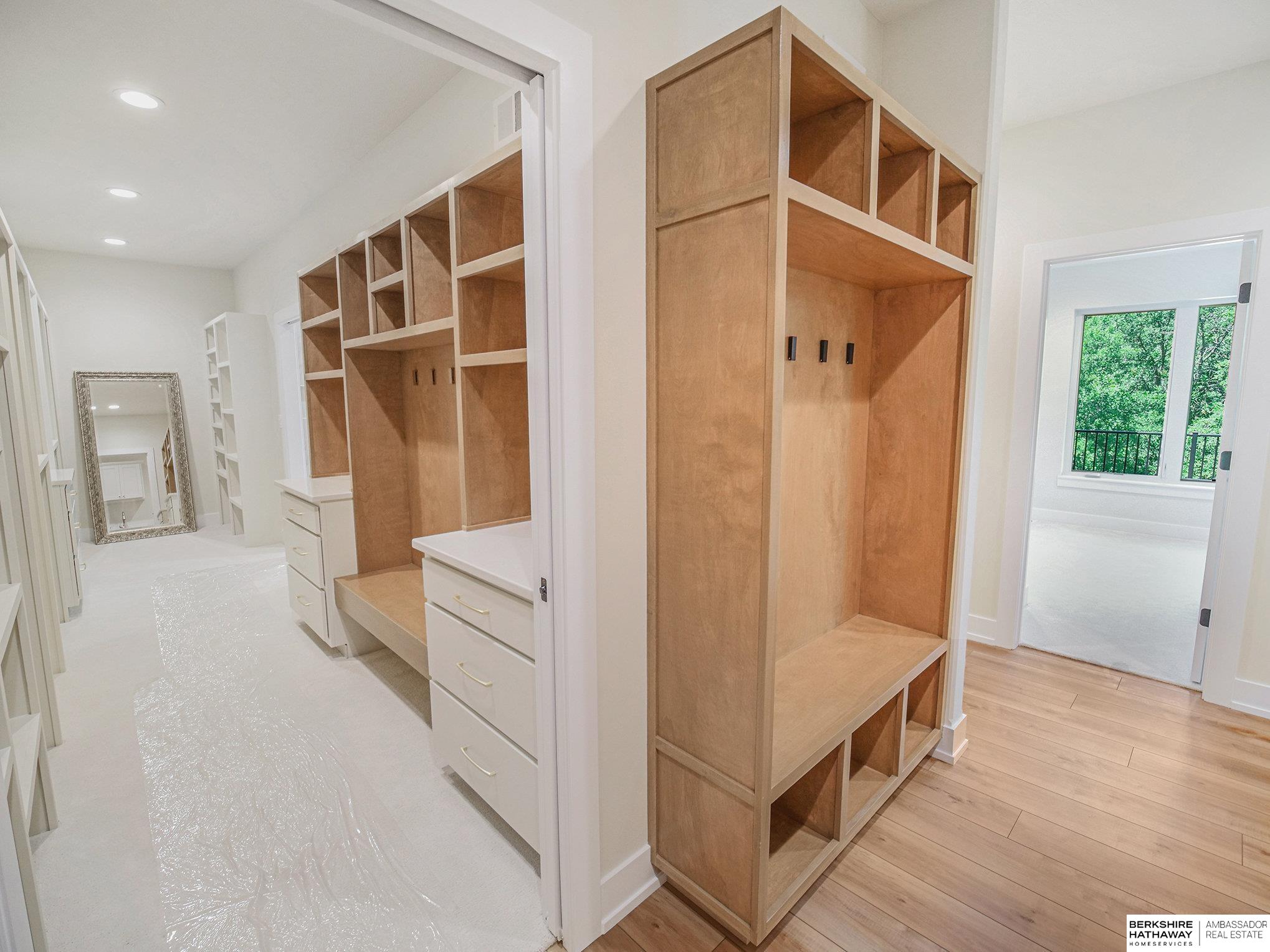 8910 Dragonfly Lane