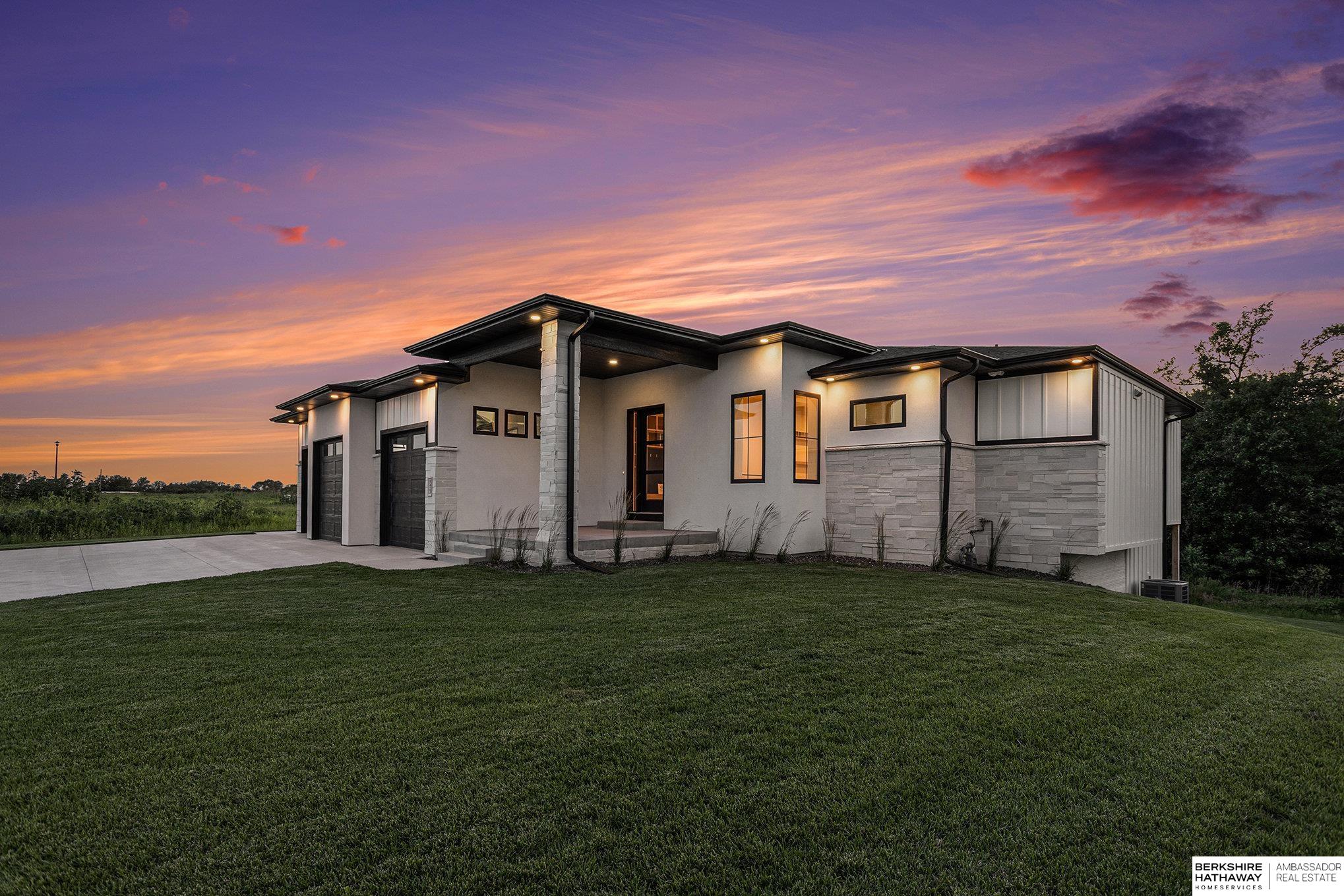 8910 Dragonfly Lane