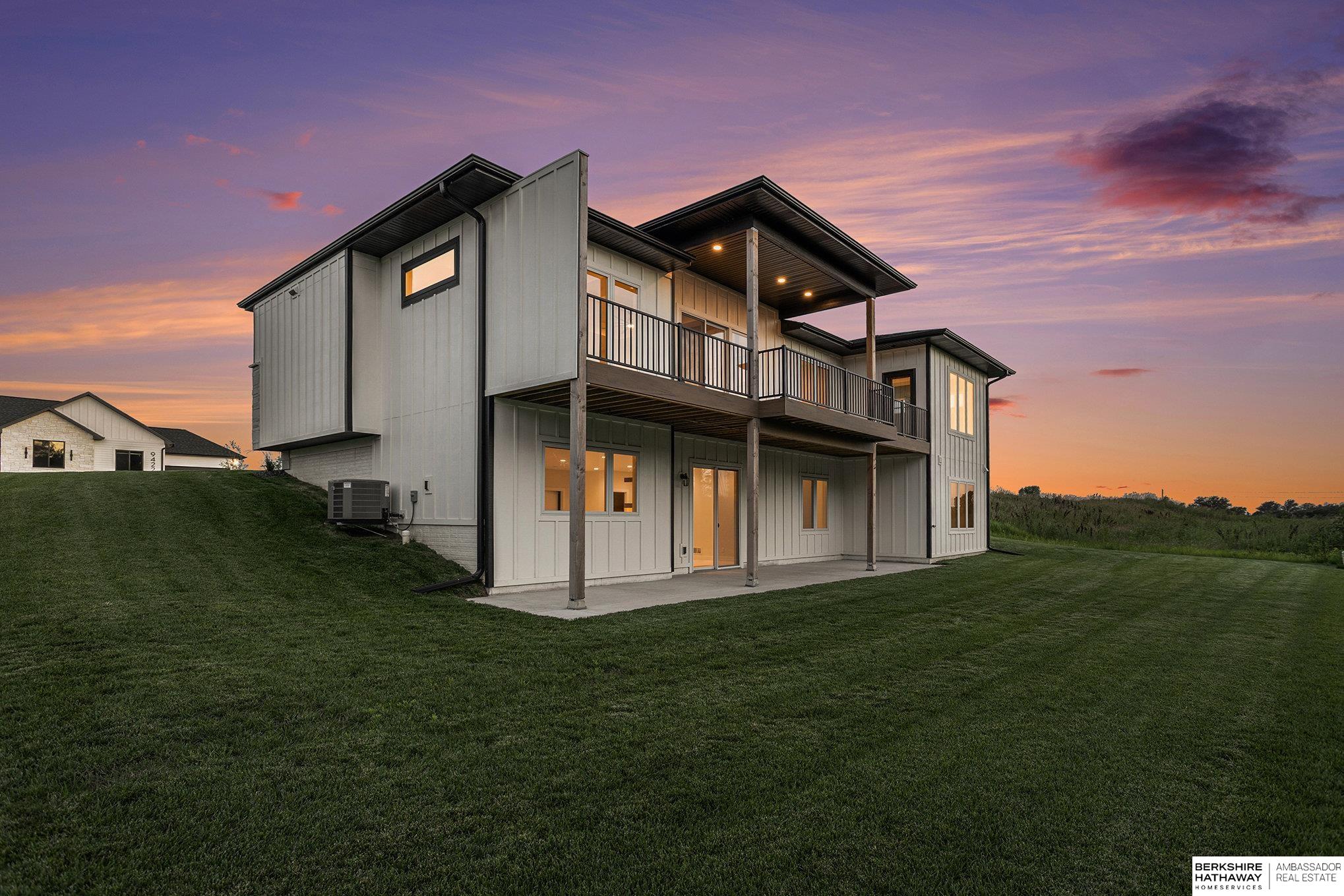 8910 Dragonfly Lane