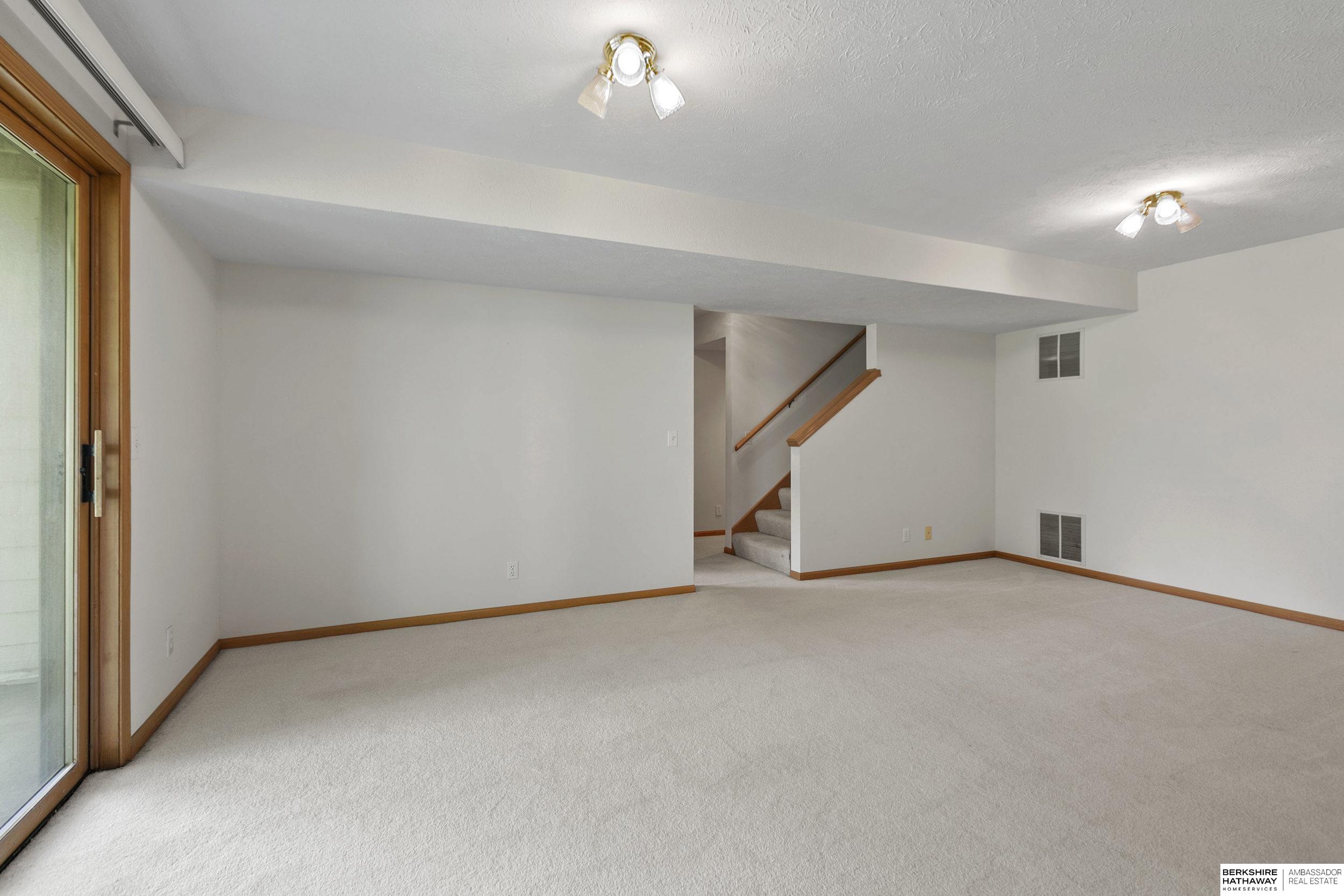 5320 NW Tudor Lane