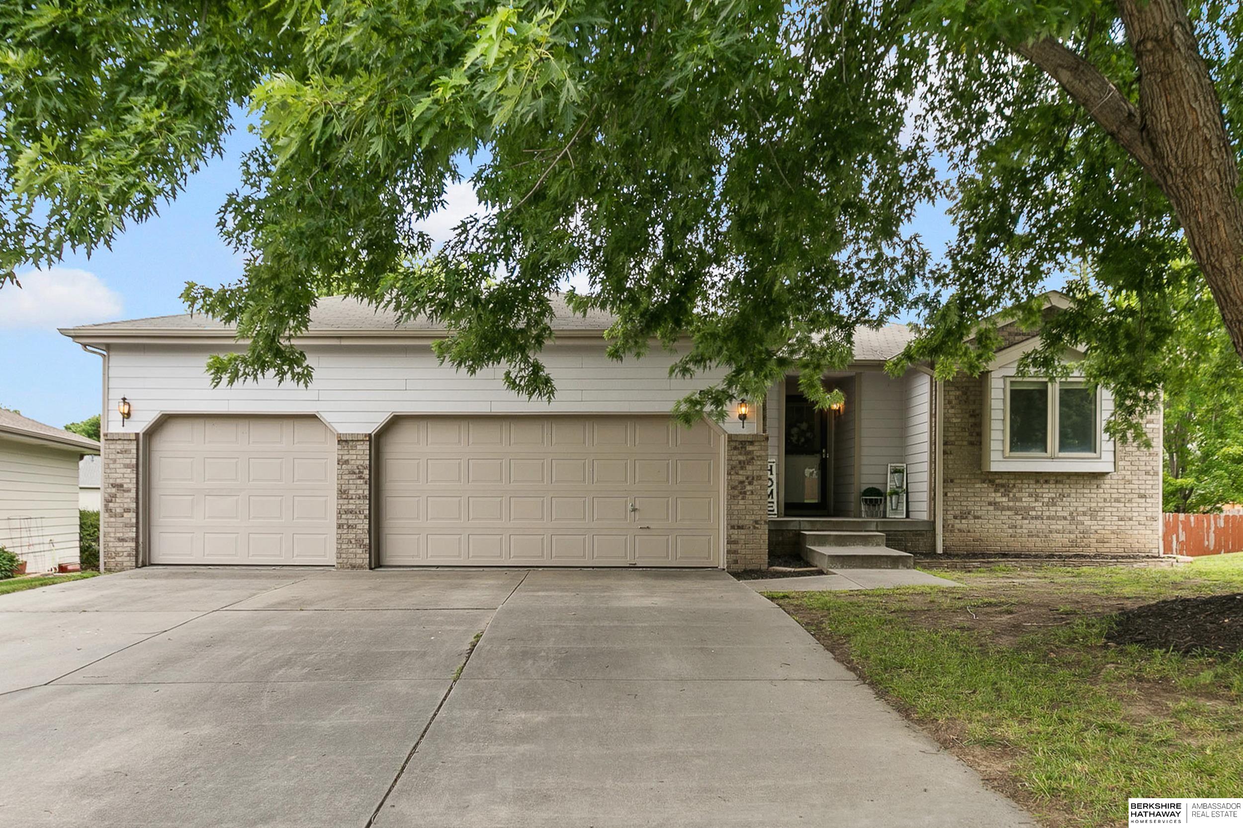 5320 NW Tudor Lane