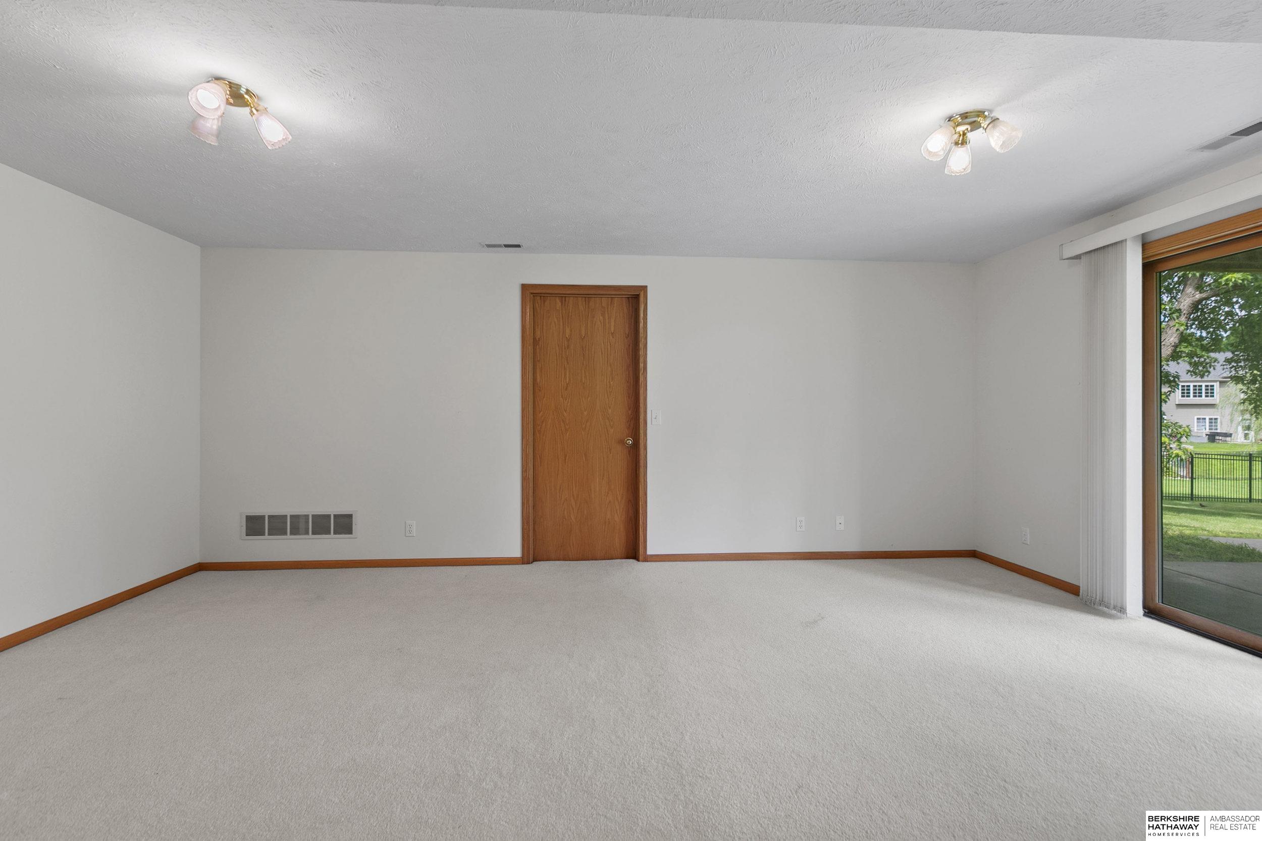 5320 NW Tudor Lane