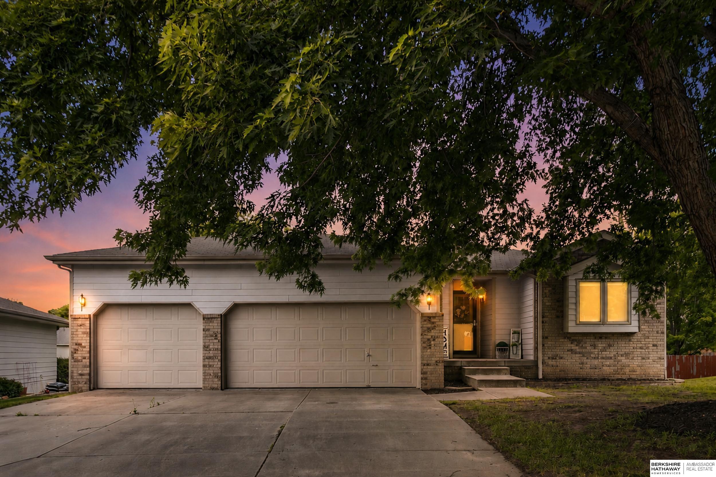 5320 NW Tudor Lane