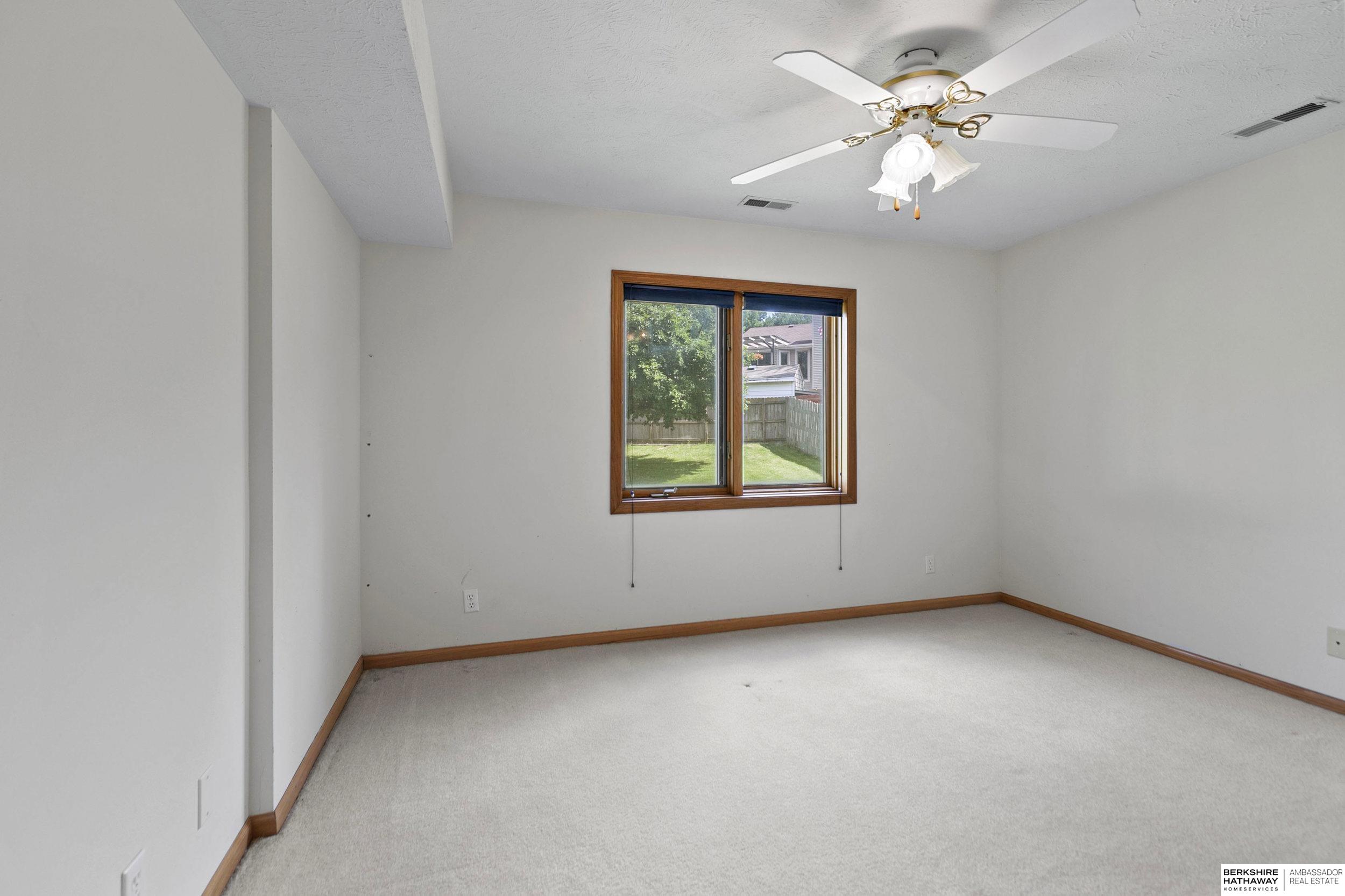 5320 NW Tudor Lane