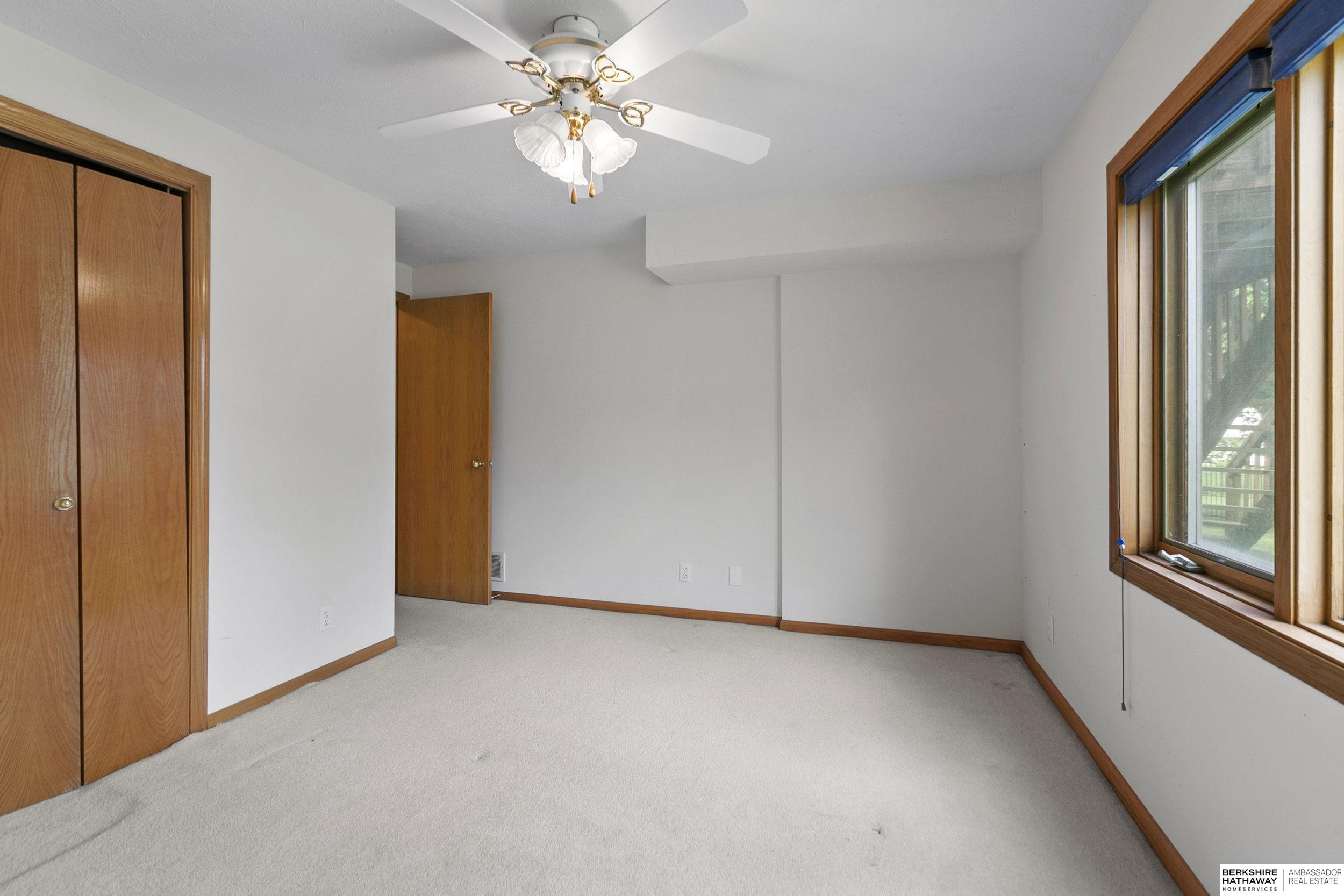 5320 NW Tudor Lane