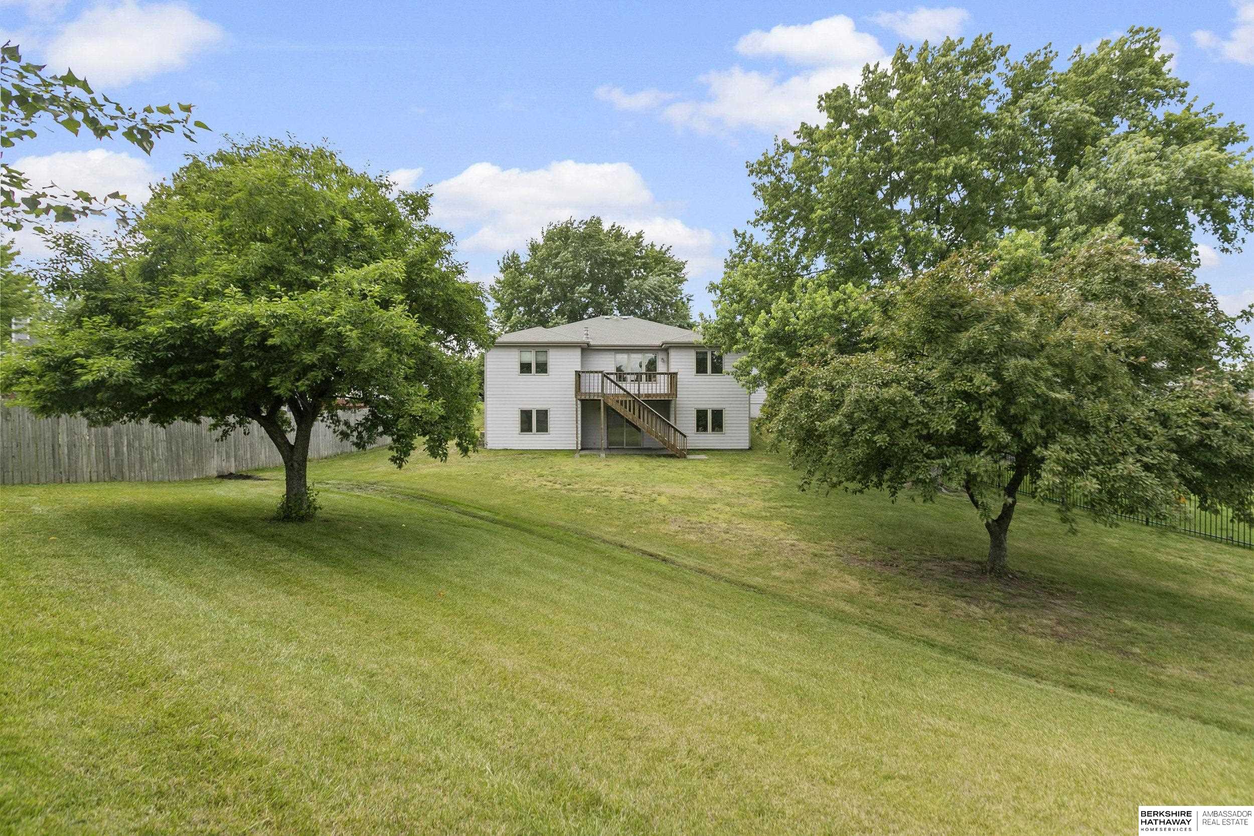 5320 NW Tudor Lane