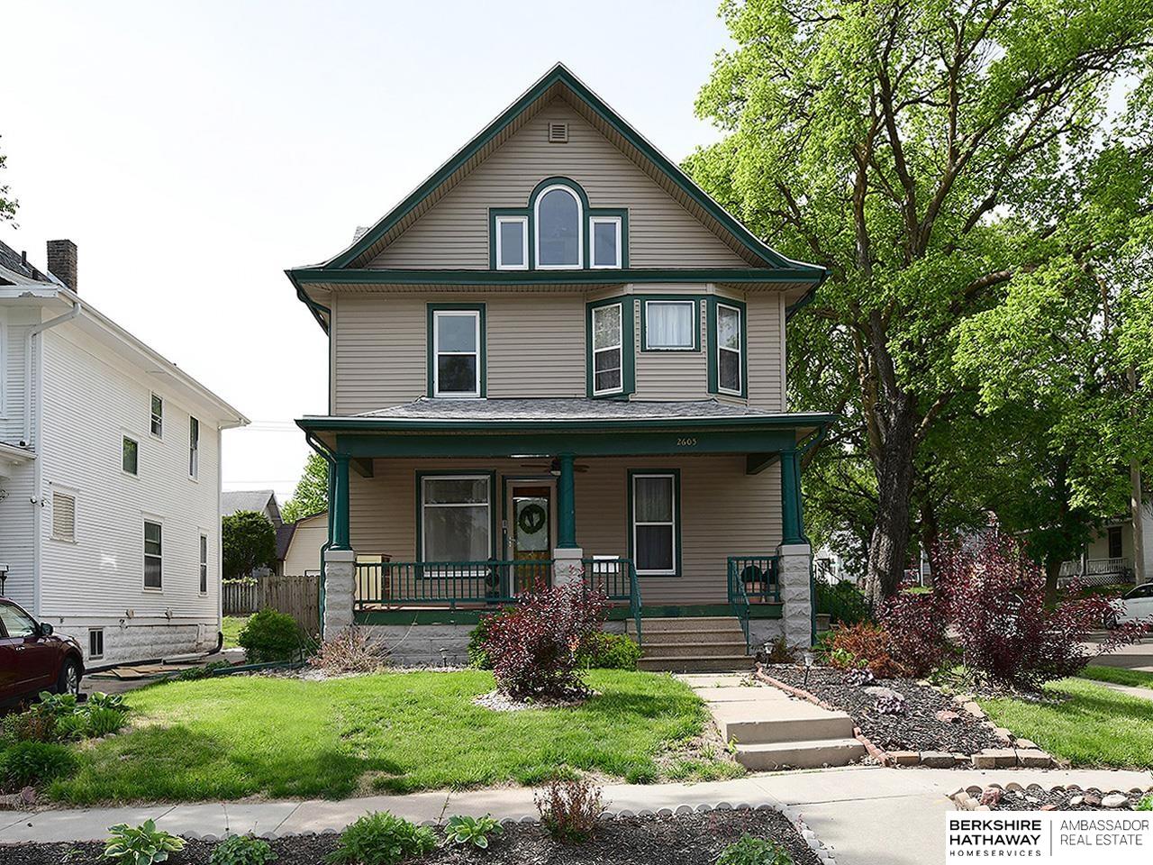 2605 Everett Street