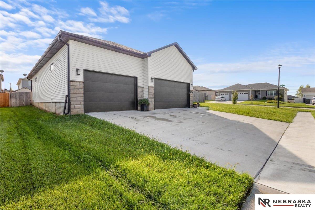 3345 N 92nd Street