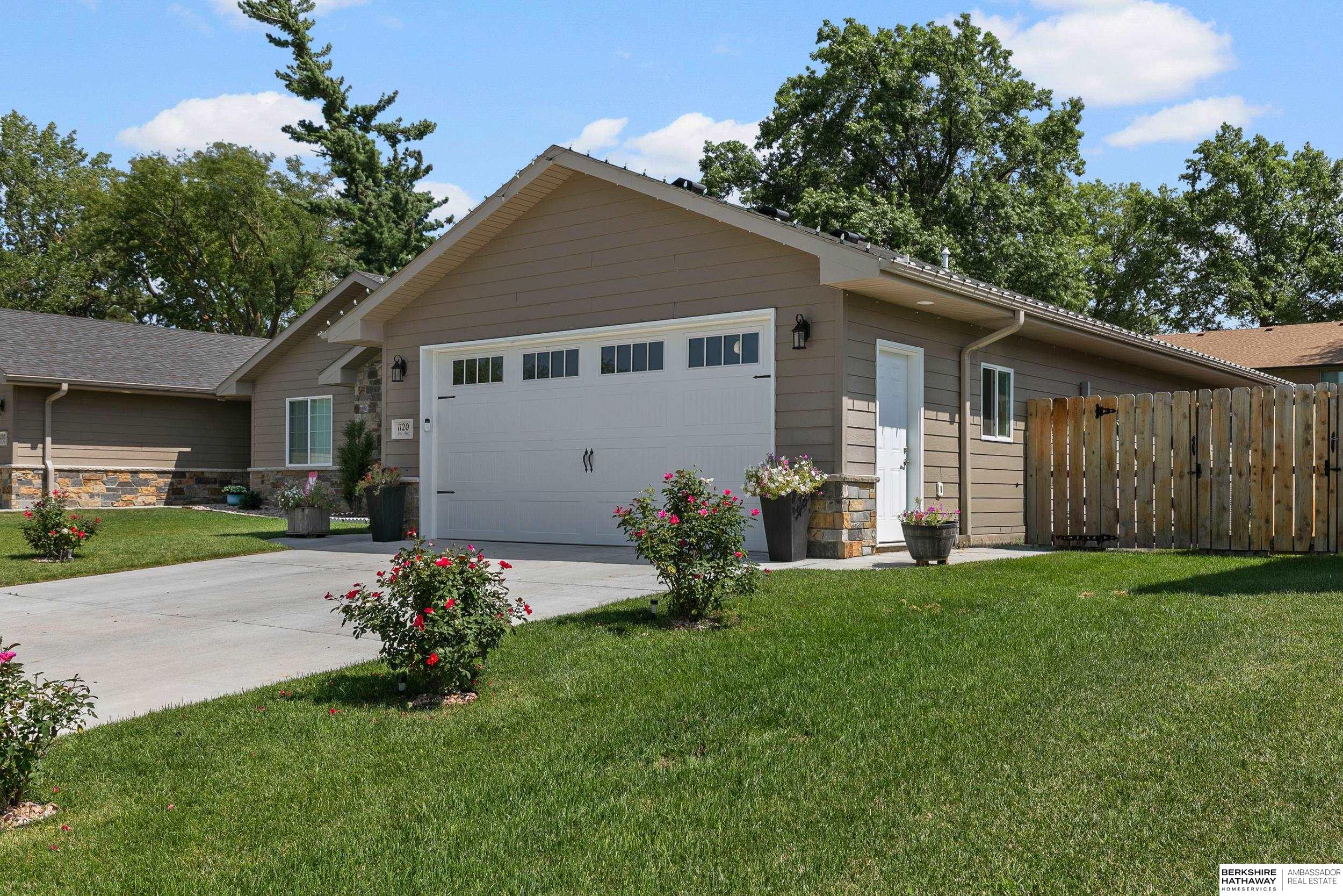 1120 Iris Avenue