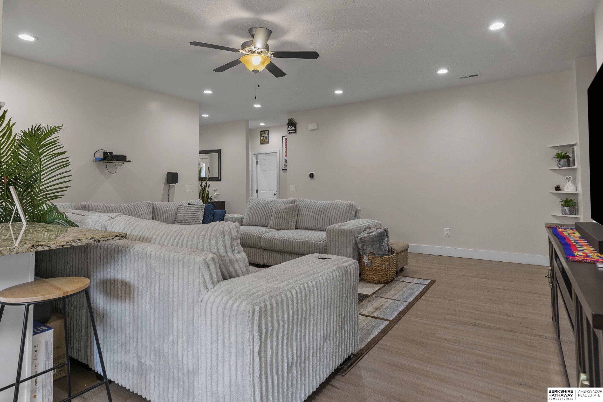 1120 Iris Avenue