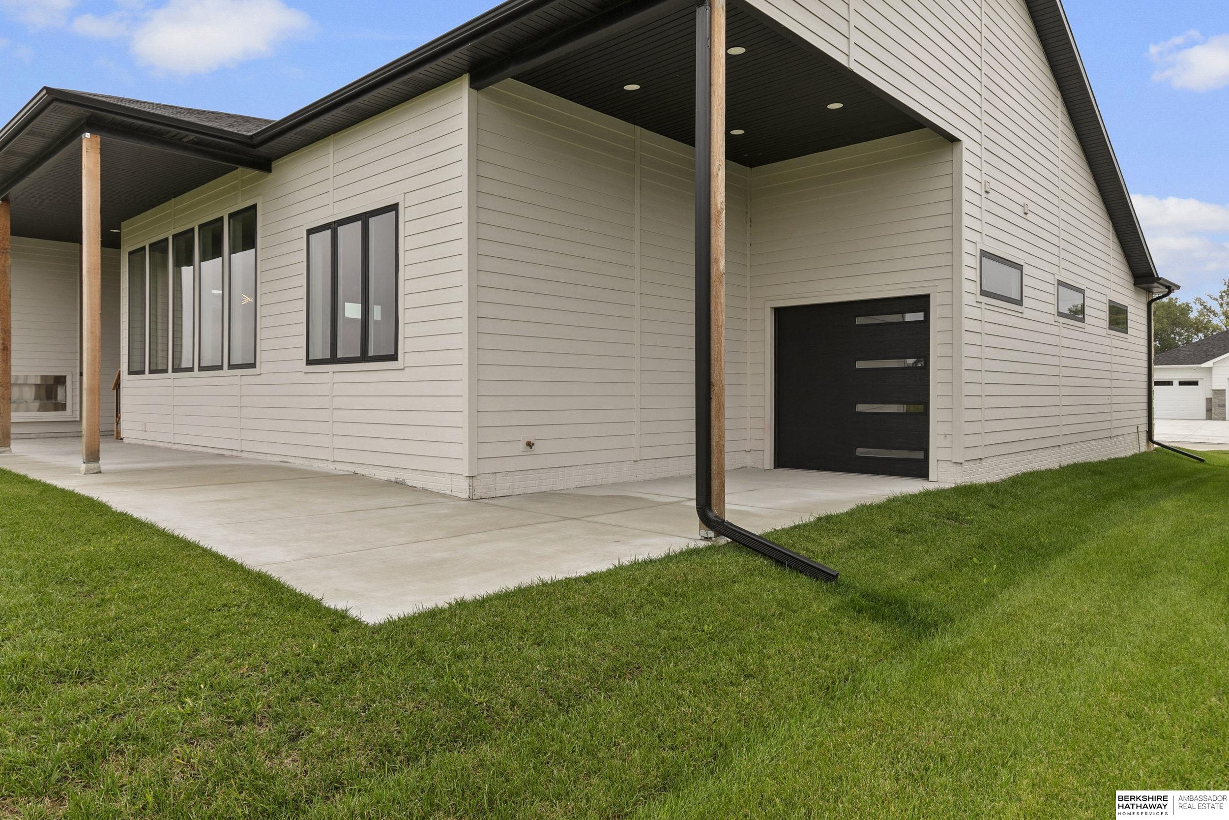 3520 Tree Line Drive