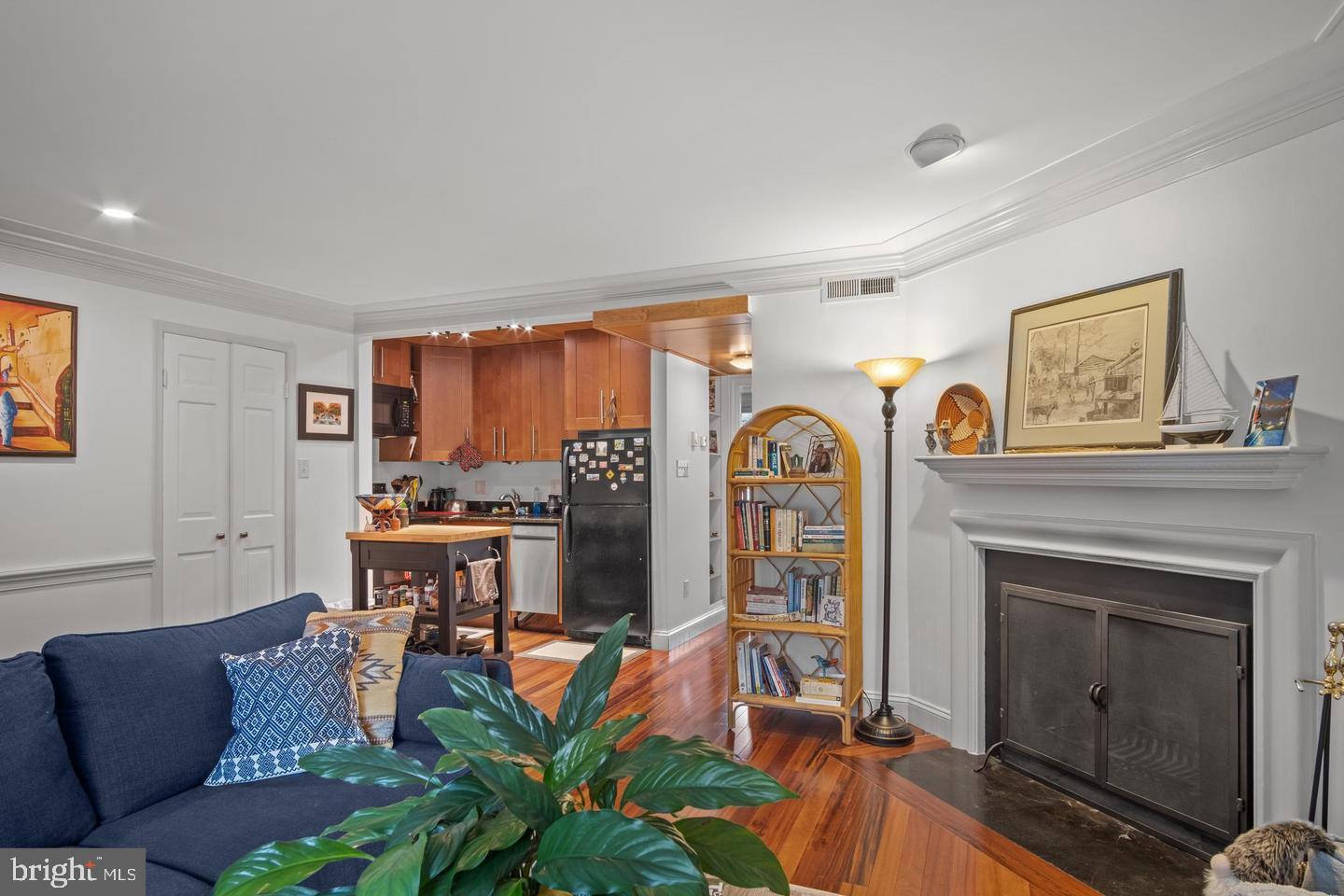 220 N SAINT ASAPH STREET 20