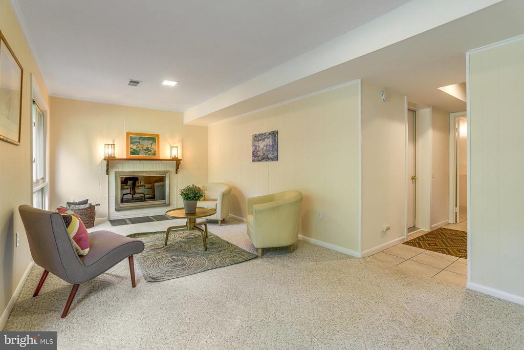 9302 Coronado Terr