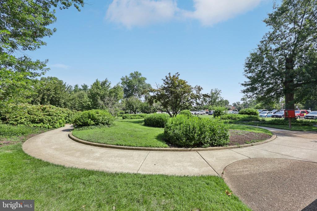 6631 WAKEFIELD DRIVE 407