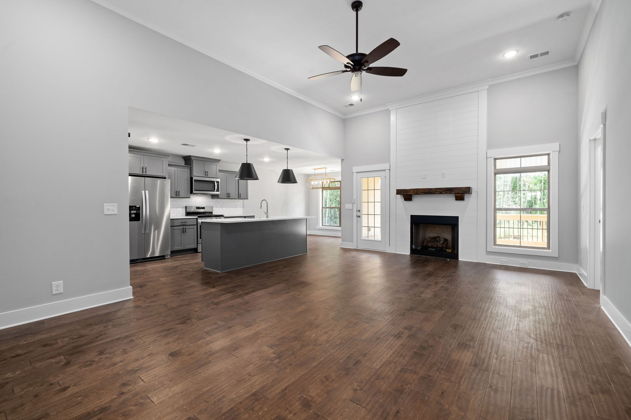 1604 Collins View Way