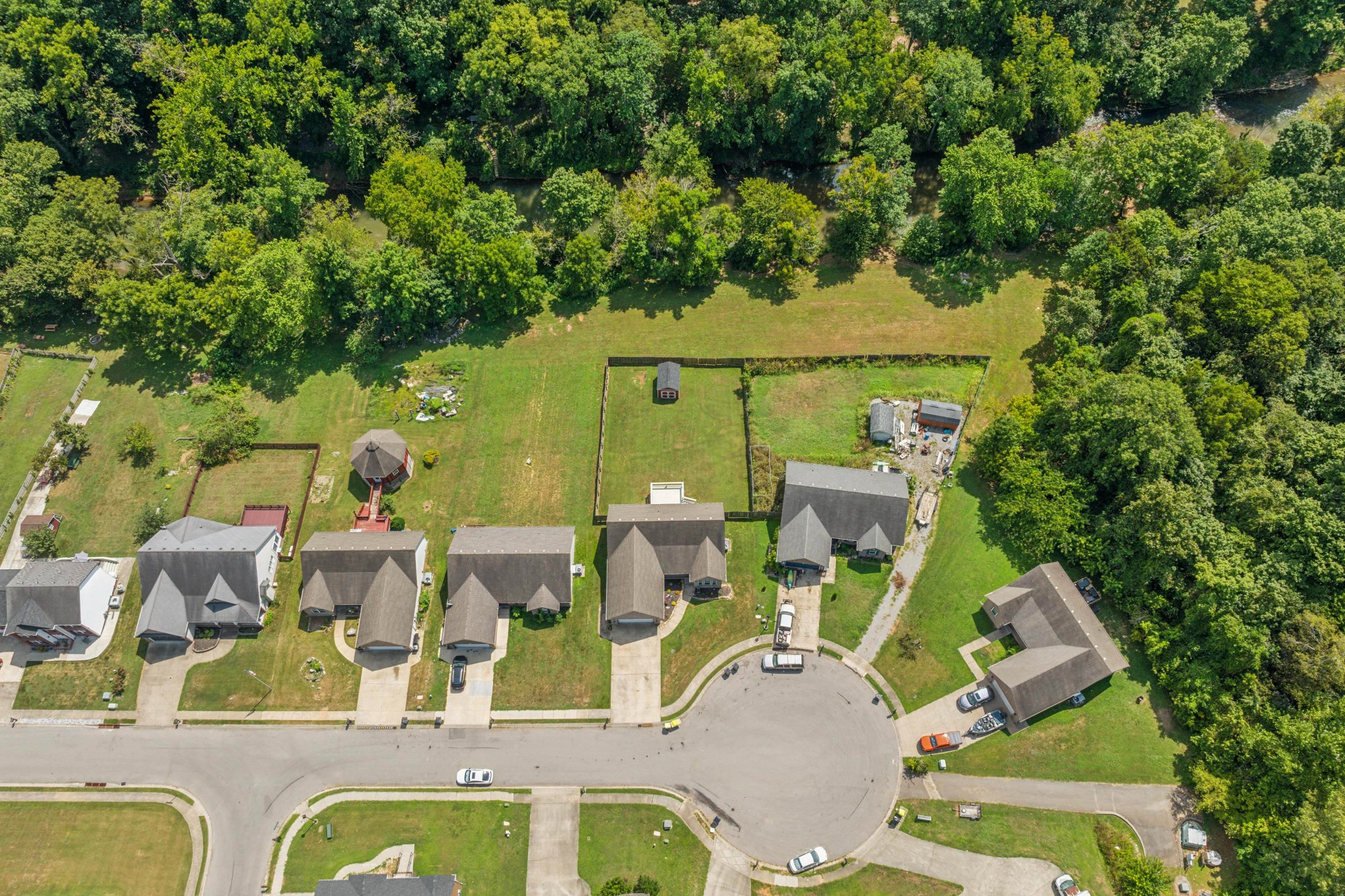 492 Comanche Ct