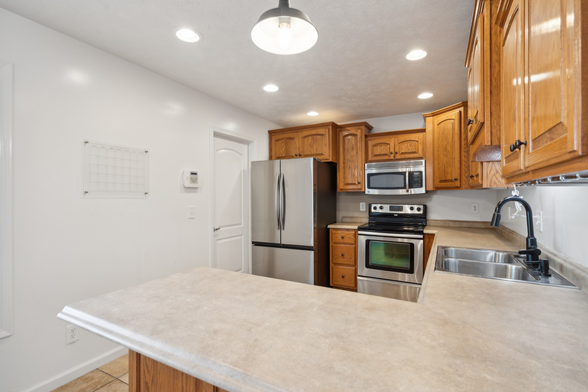 492 Comanche Ct