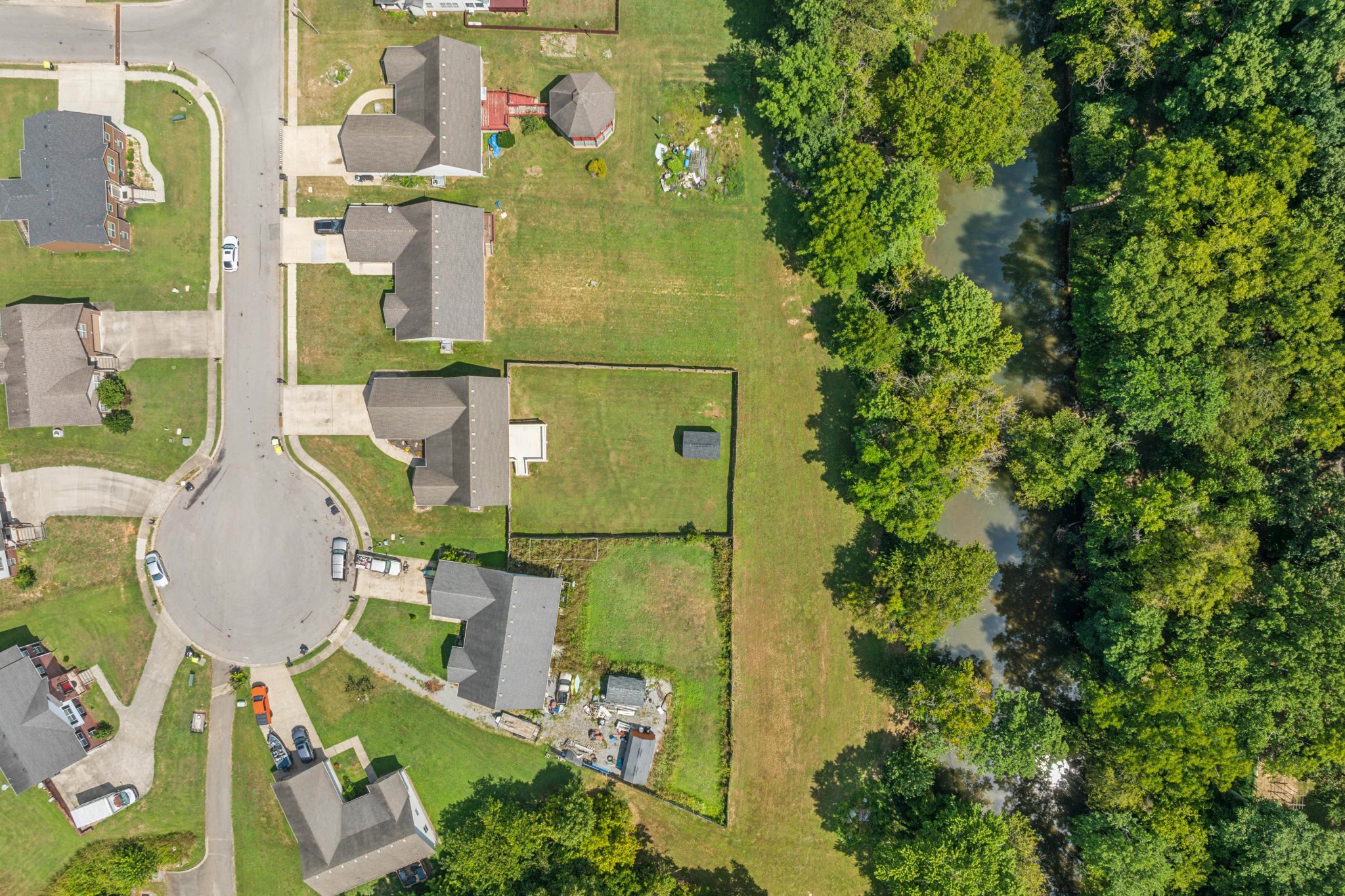 492 Comanche Ct