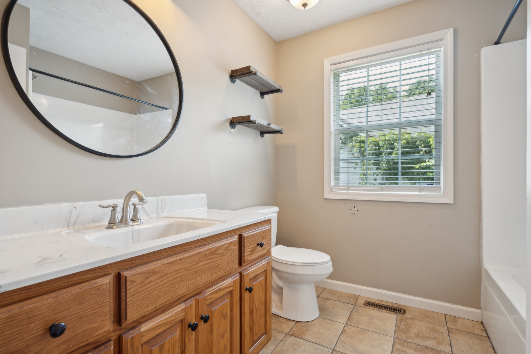 492 Comanche Ct