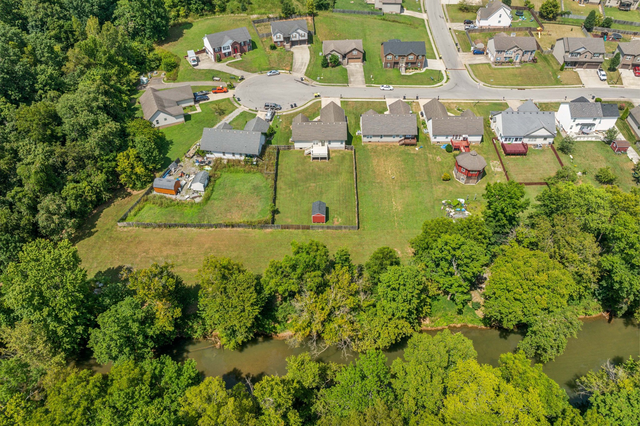 492 Comanche Ct