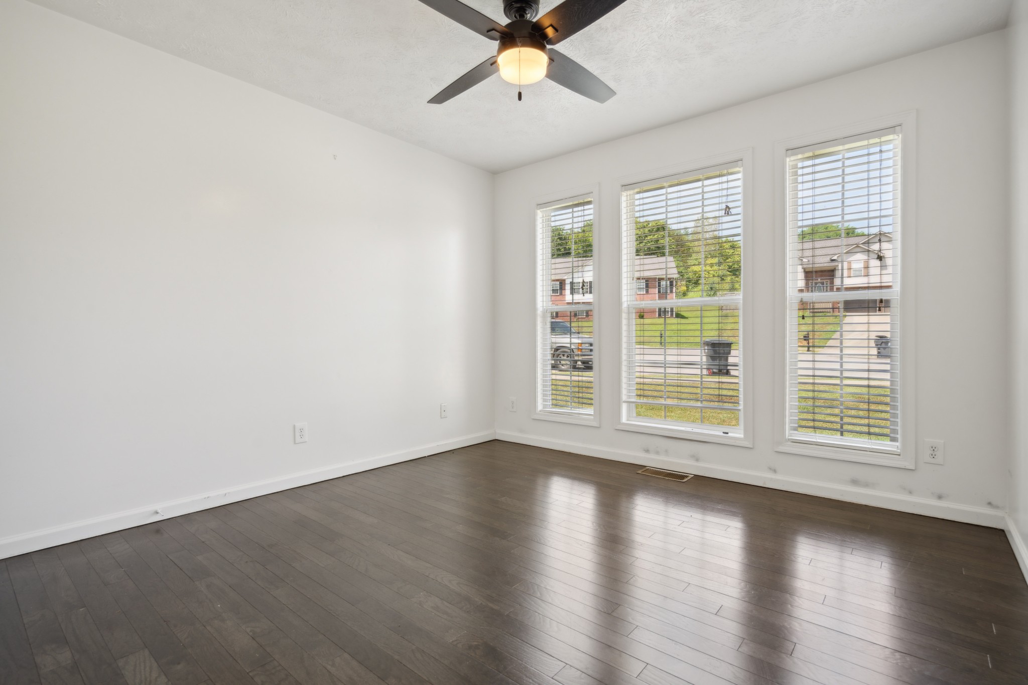 492 Comanche Ct