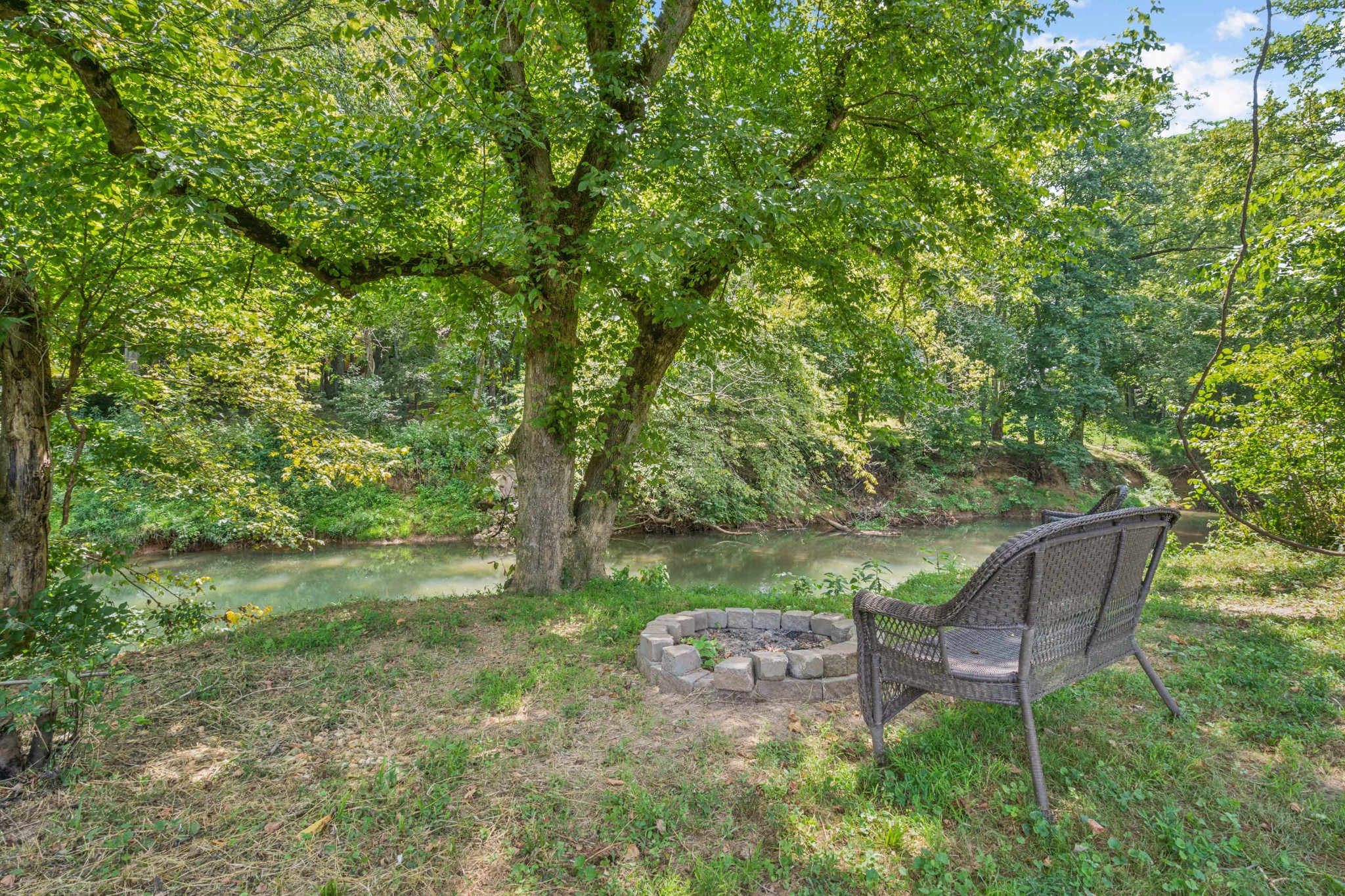 492 Comanche Ct