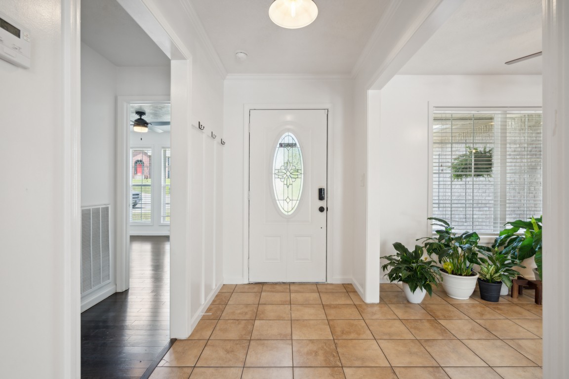 492 Comanche Ct