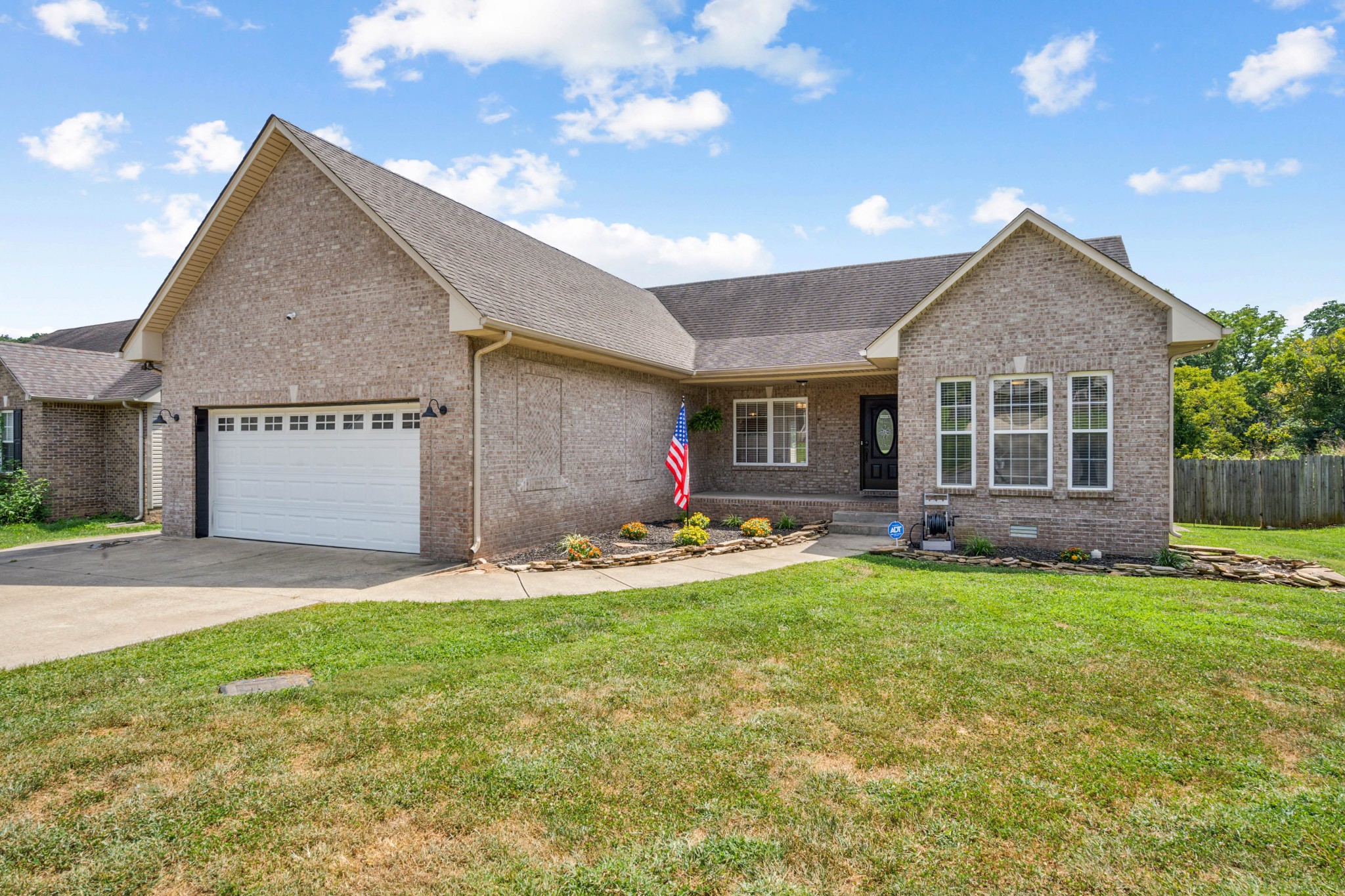 492 Comanche Ct