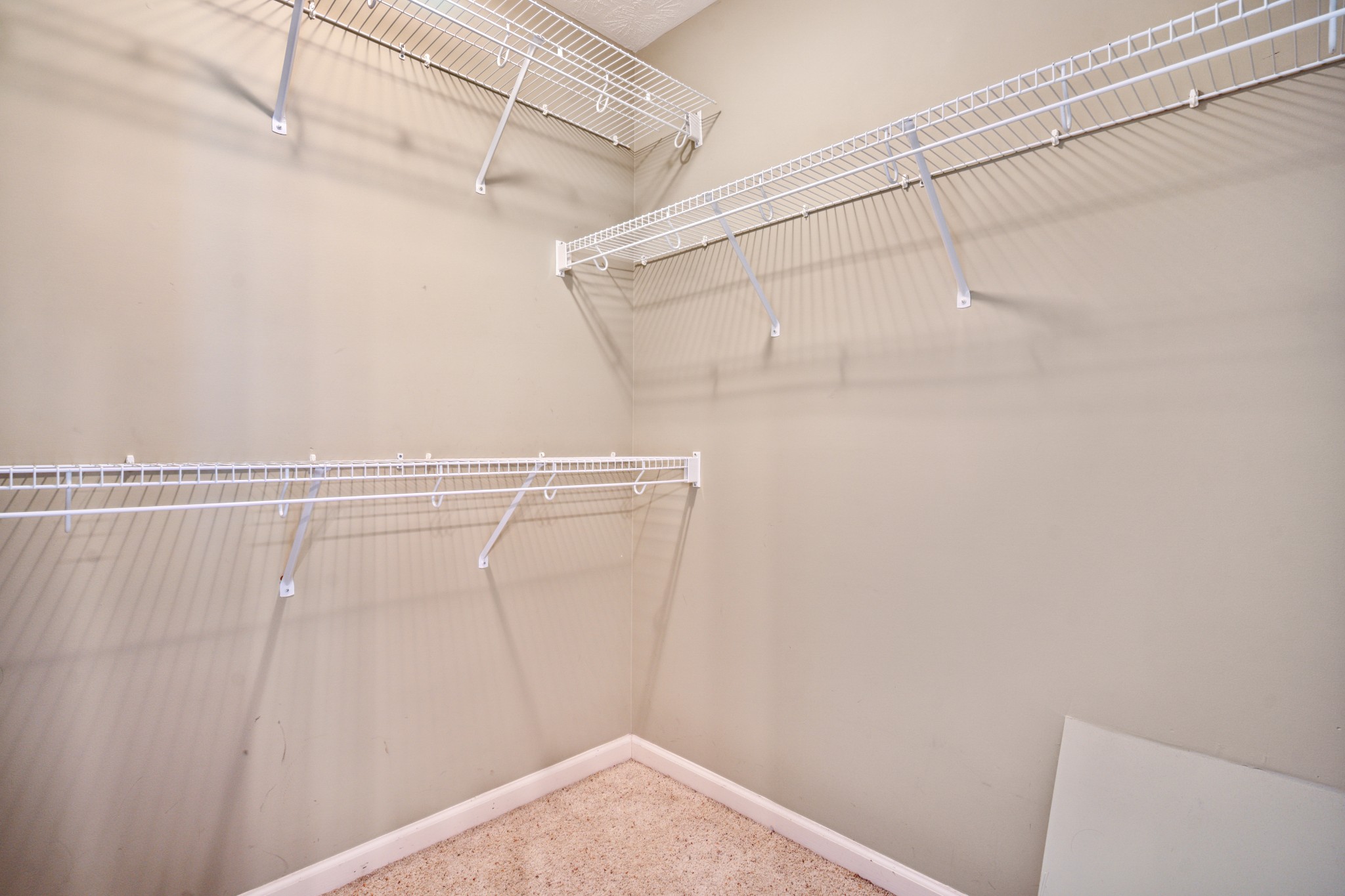 492 Comanche Ct