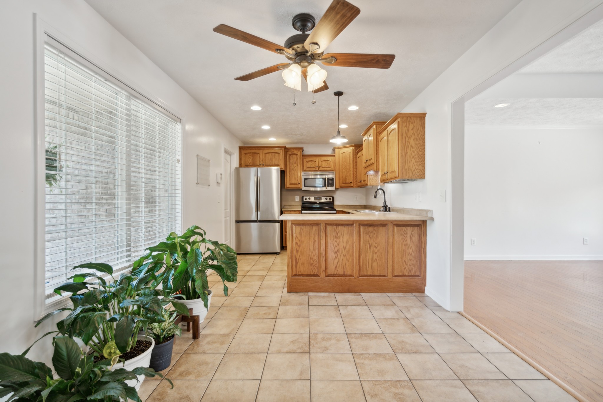492 Comanche Ct