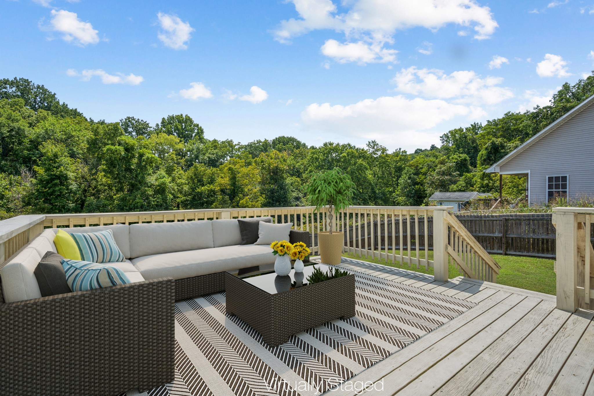 492 Comanche Ct