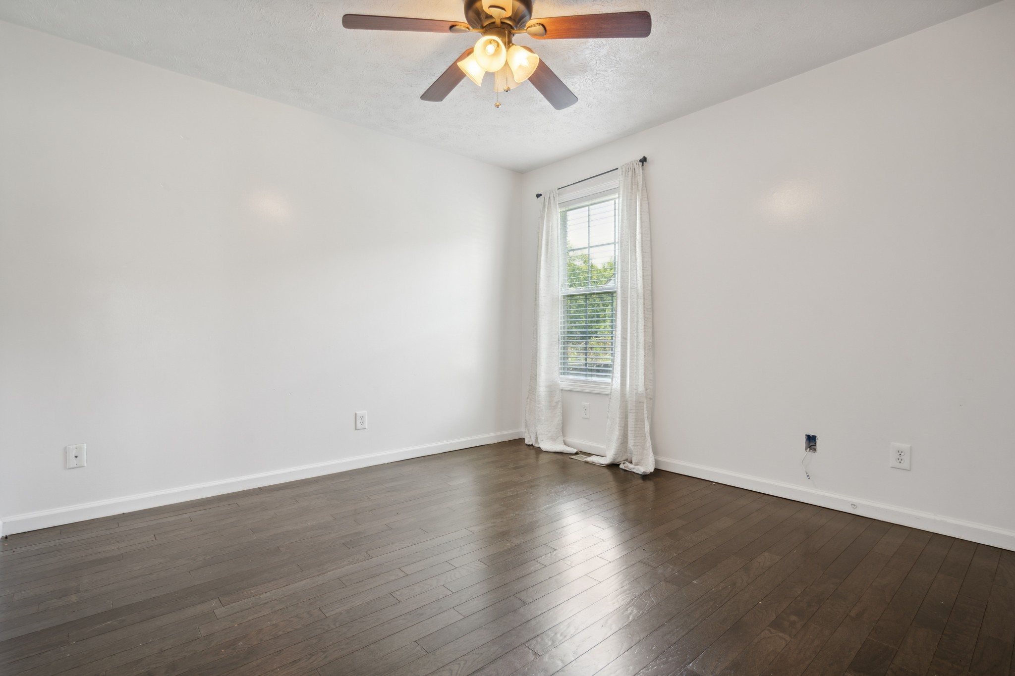 492 Comanche Ct