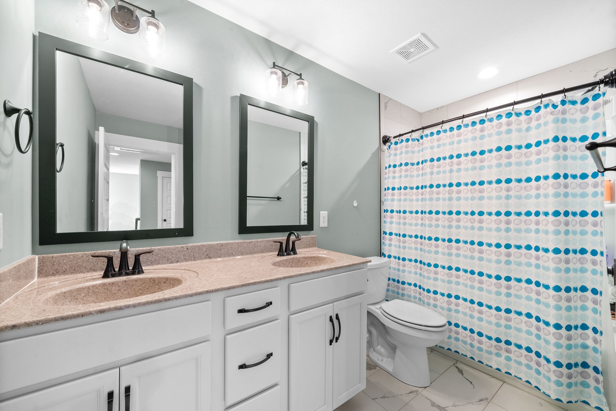 237 Wade Hampton Ln