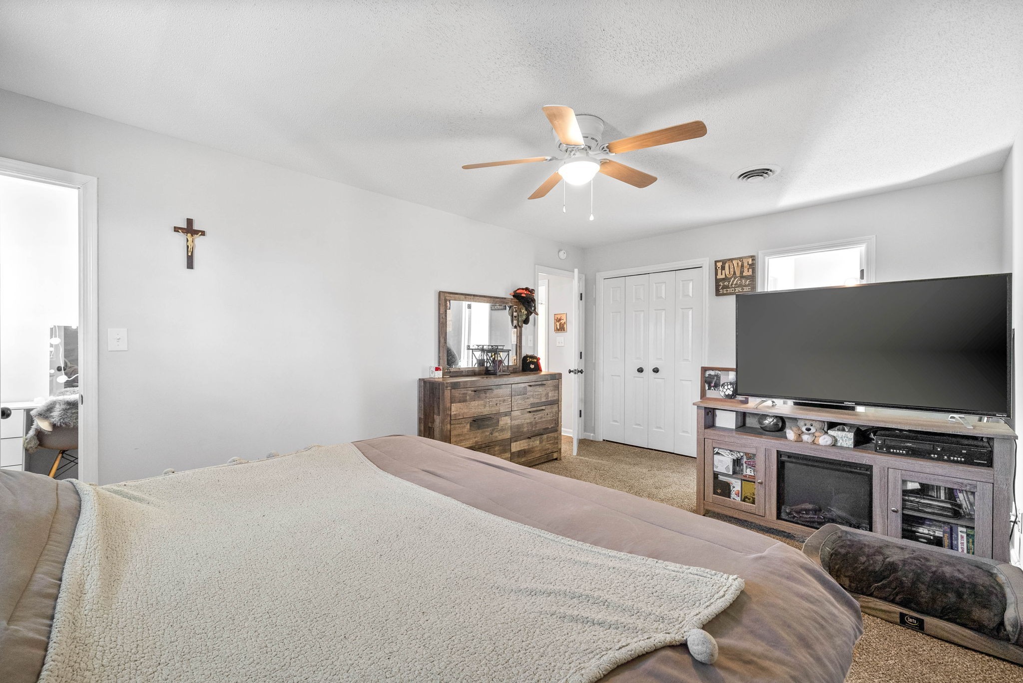 1911 Claymont Dr