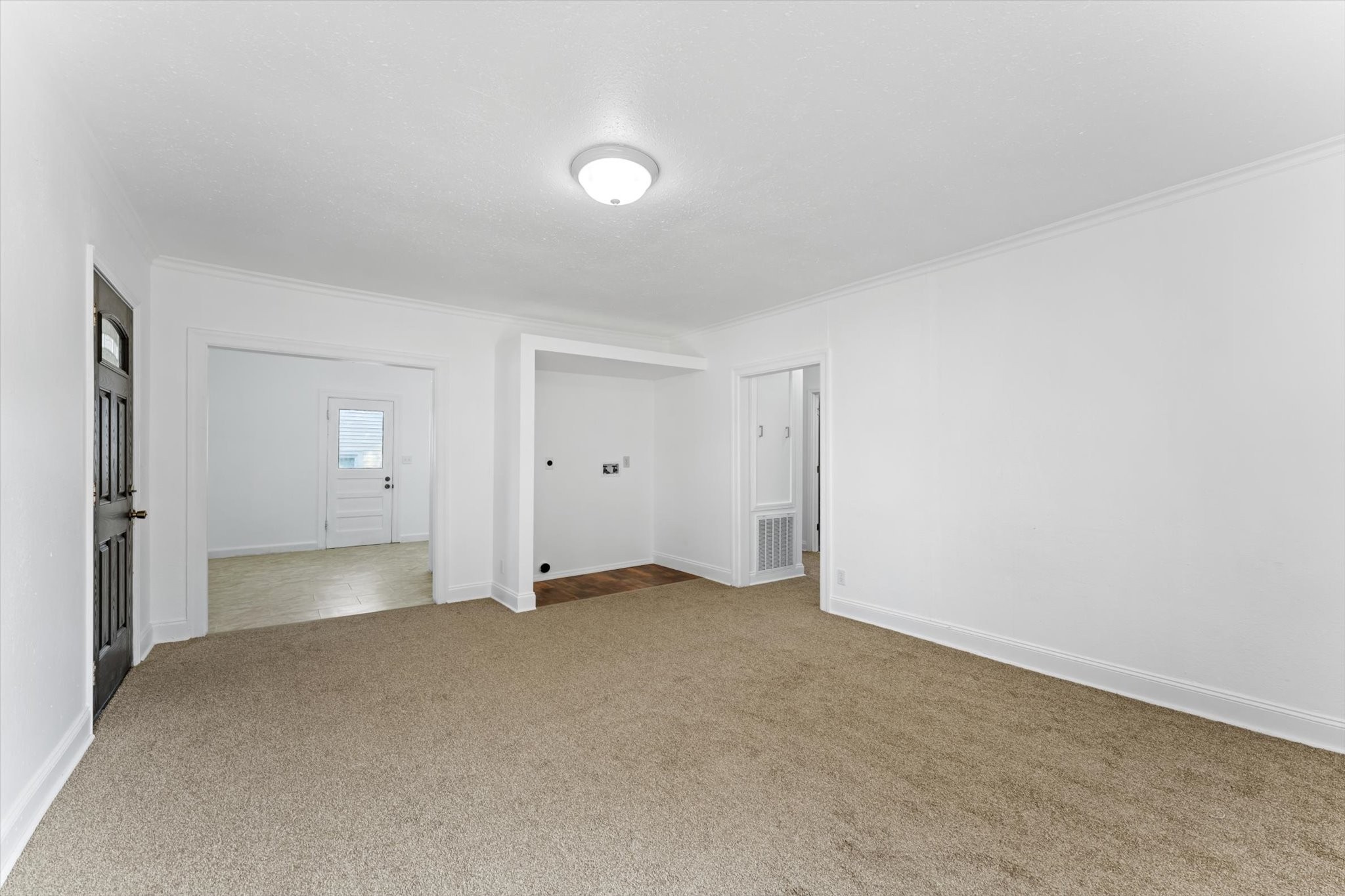 1114 Woodard St