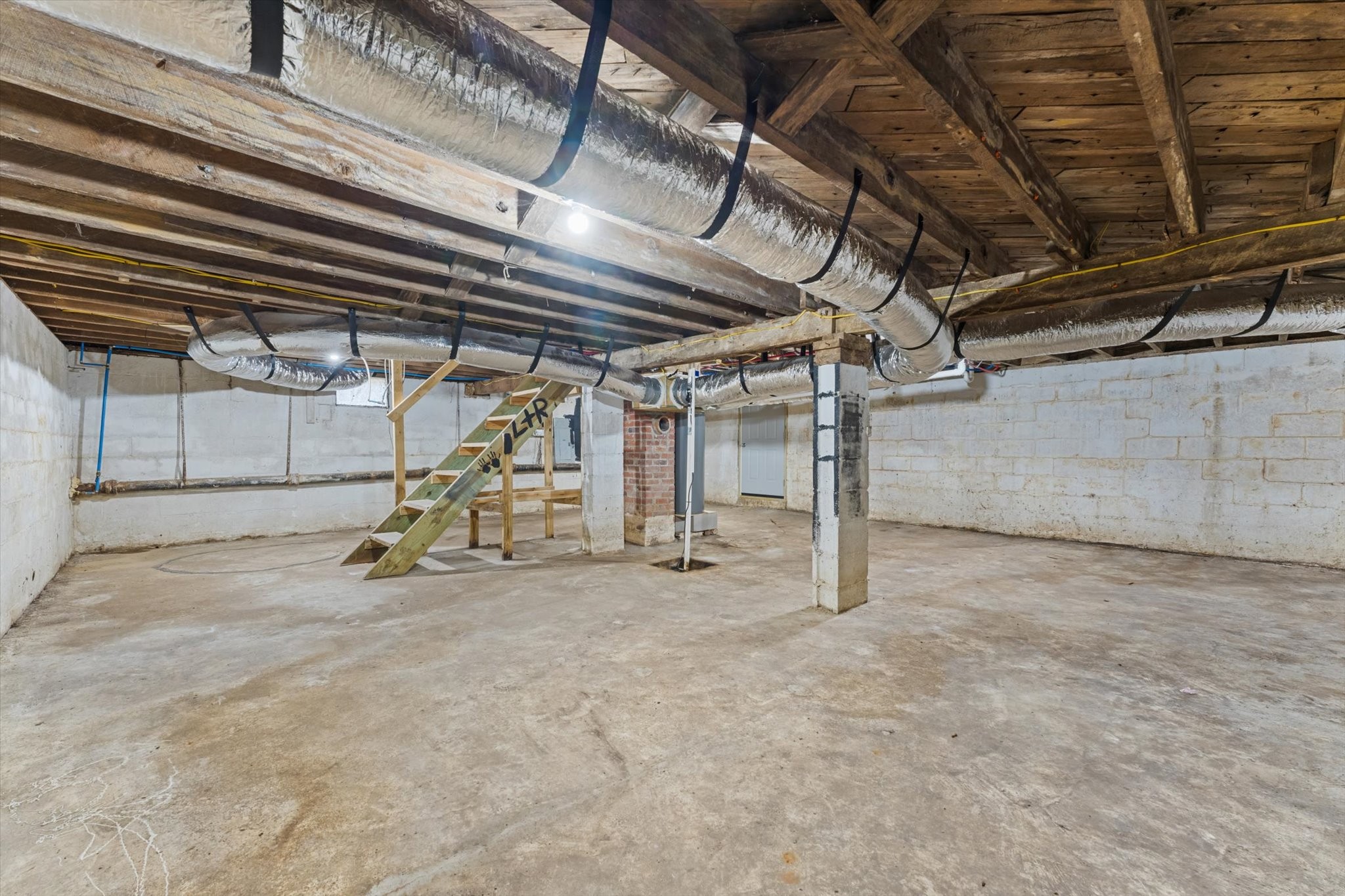 1114 Woodard St