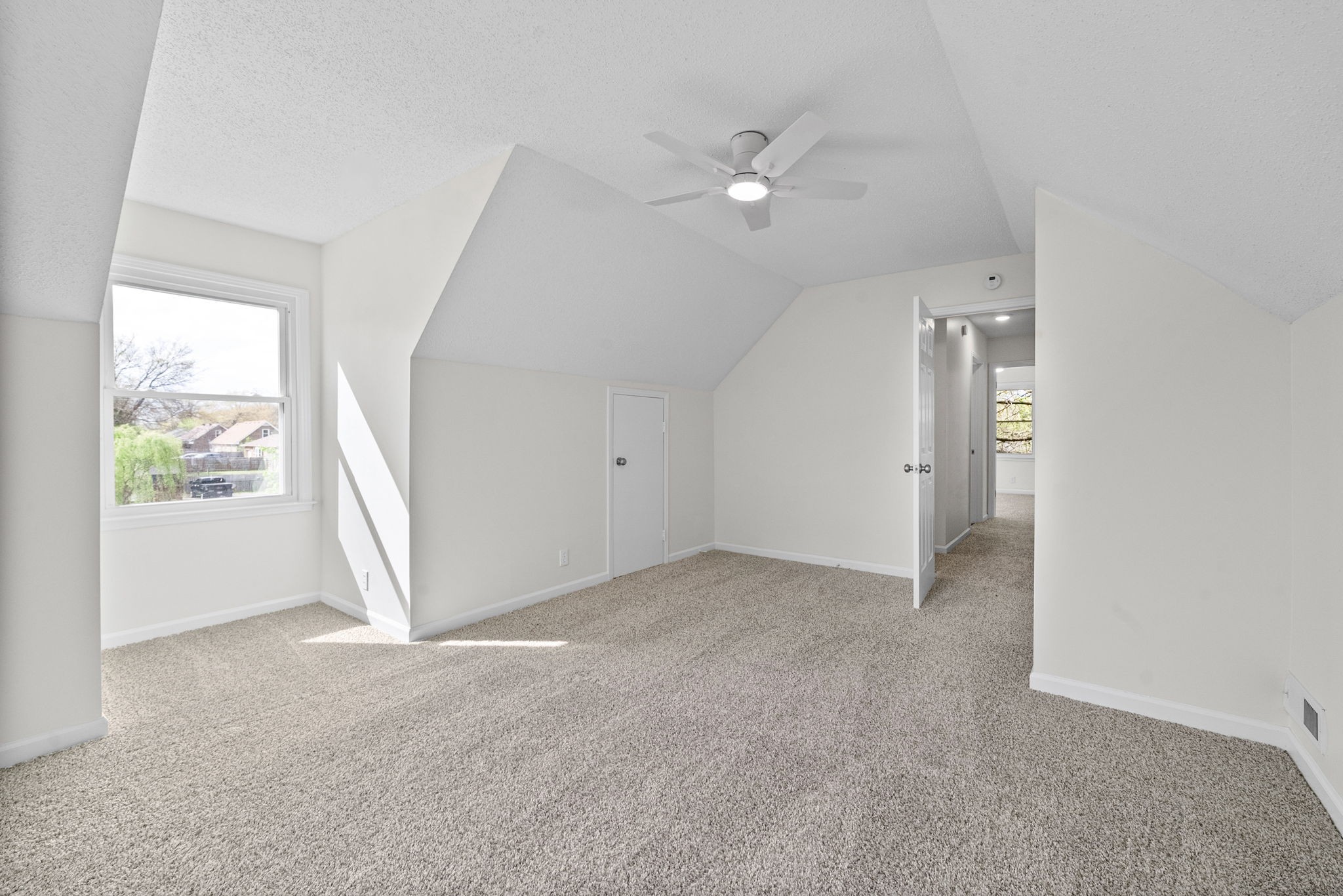 1189 Woodbridge Dr