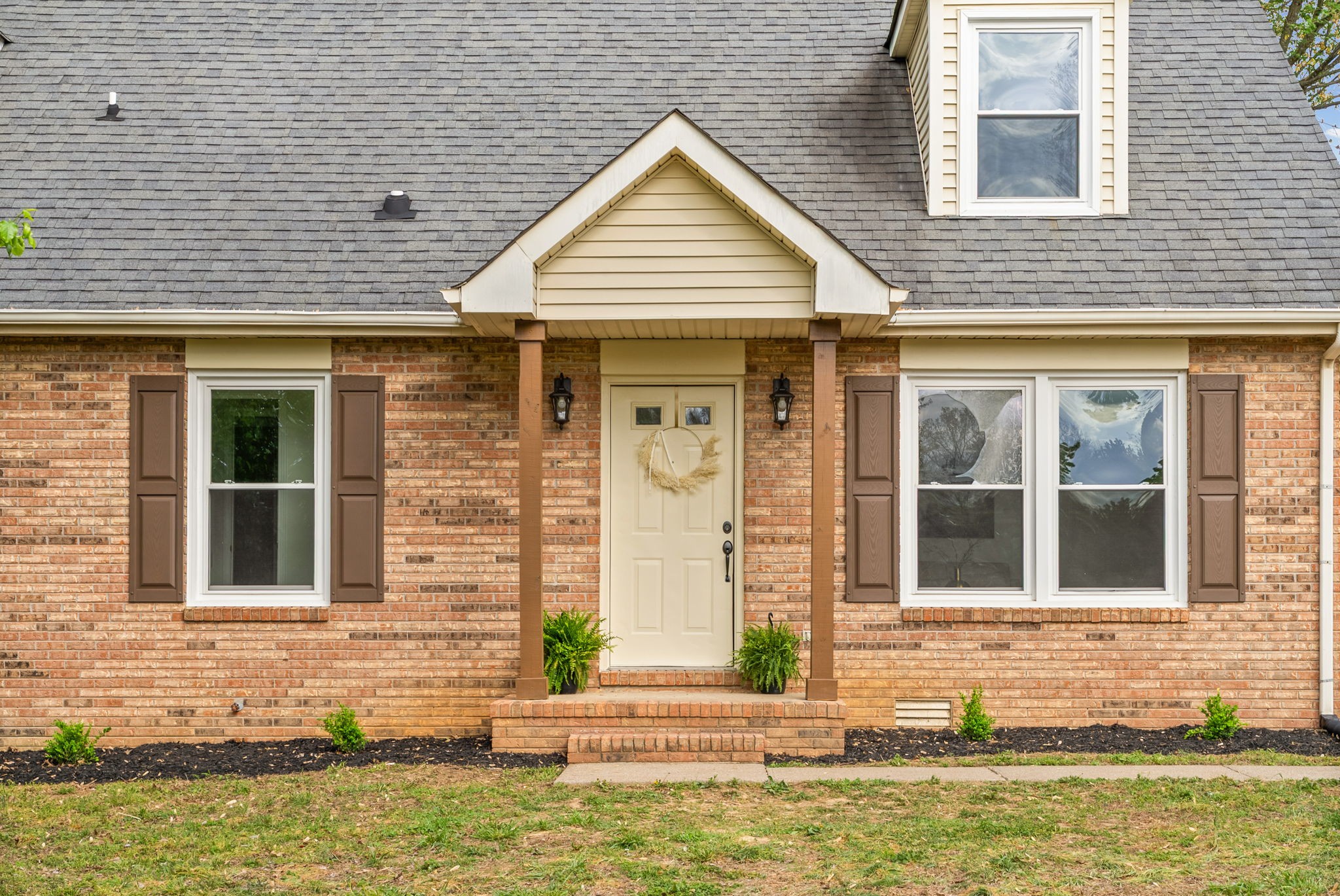 1189 Woodbridge Dr