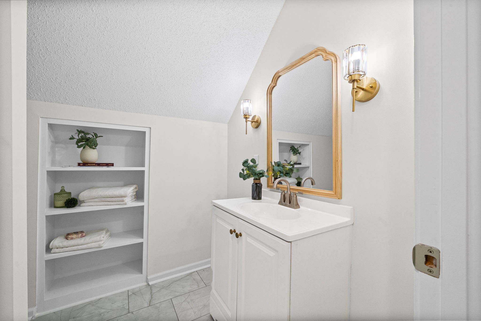 1189 Woodbridge Dr