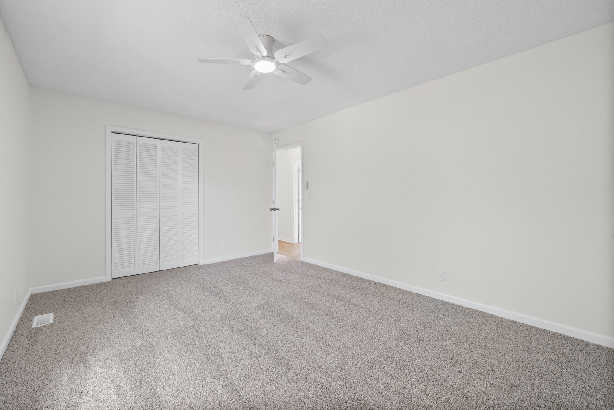 1189 Woodbridge Dr
