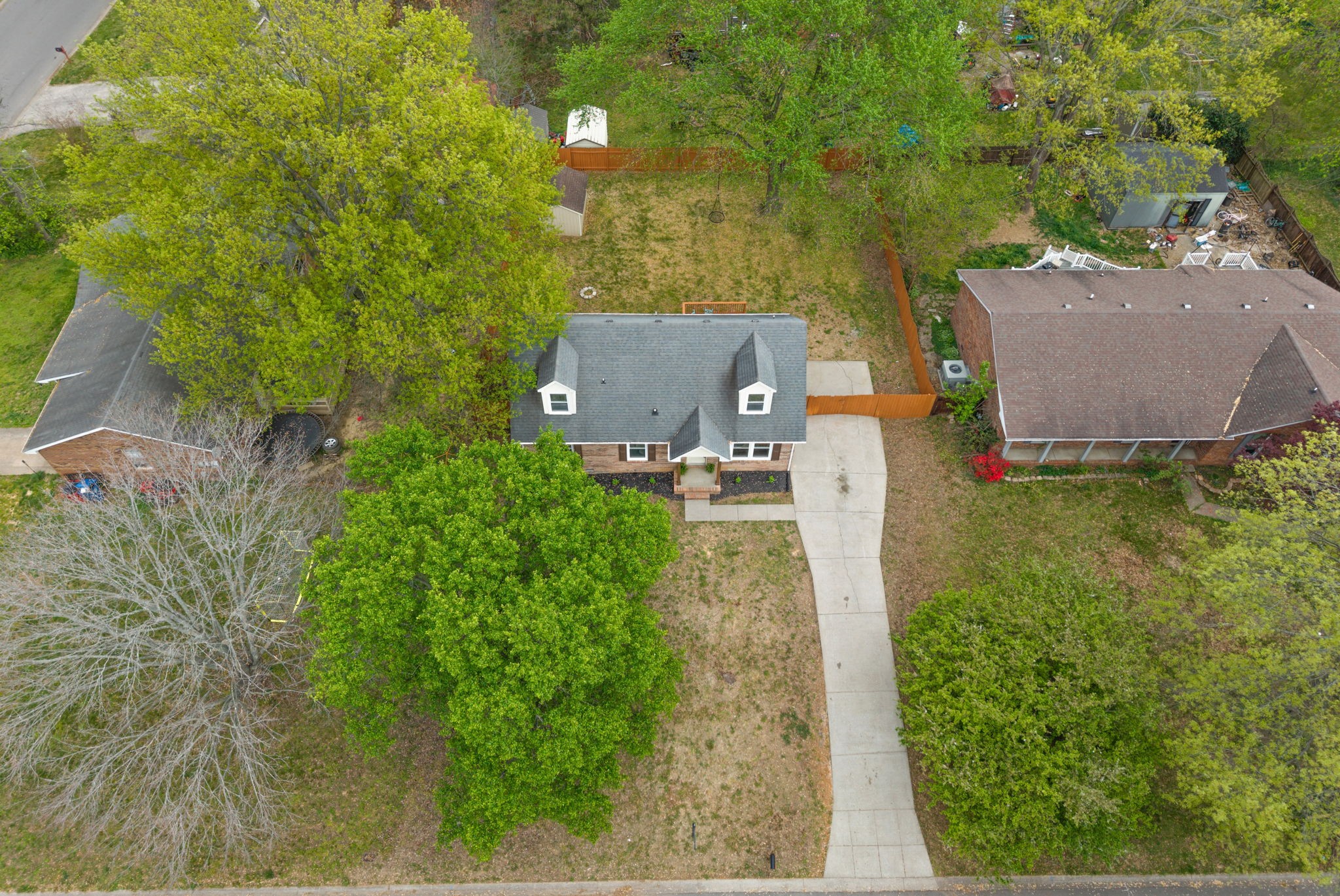 1189 Woodbridge Dr