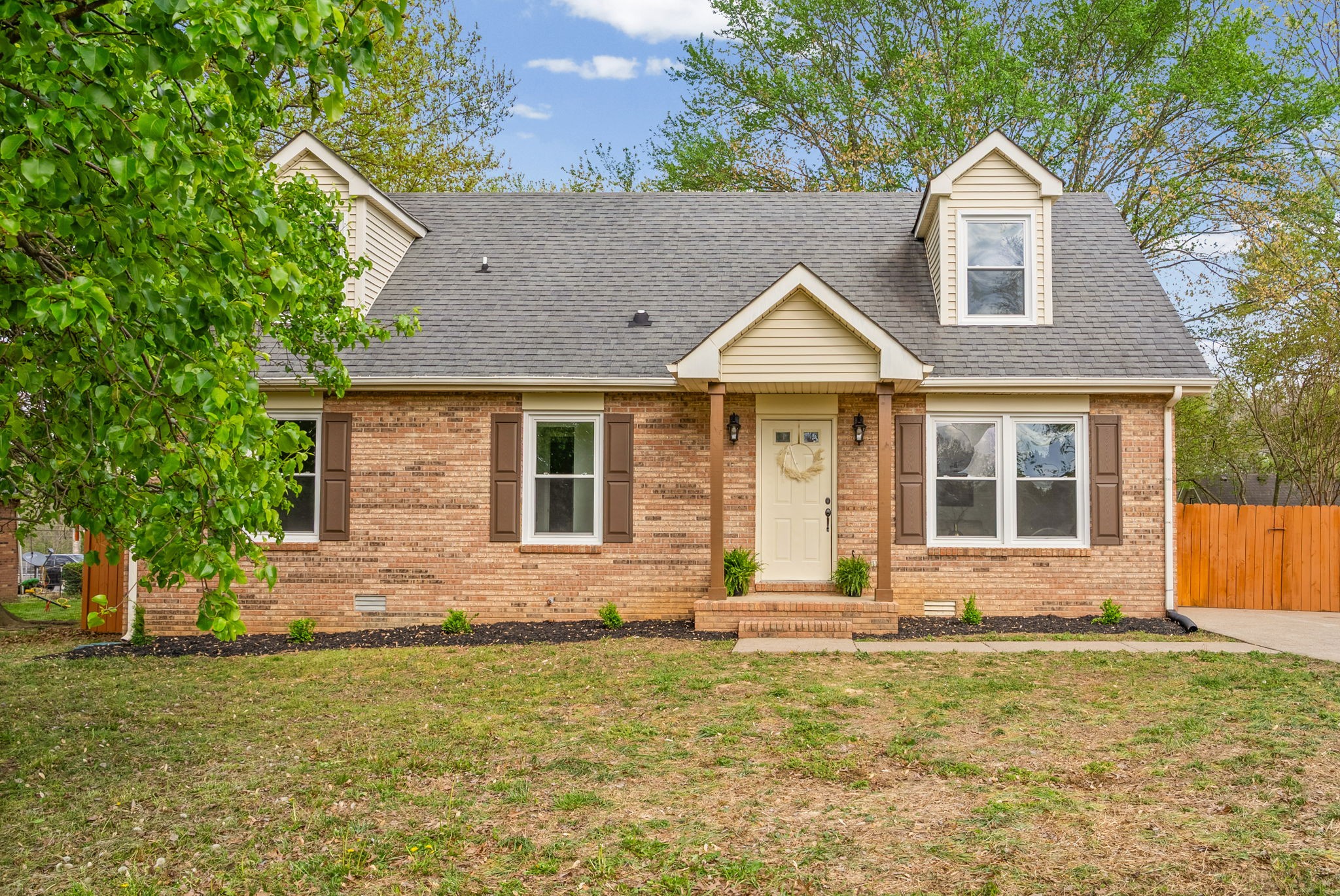 1189 Woodbridge Dr