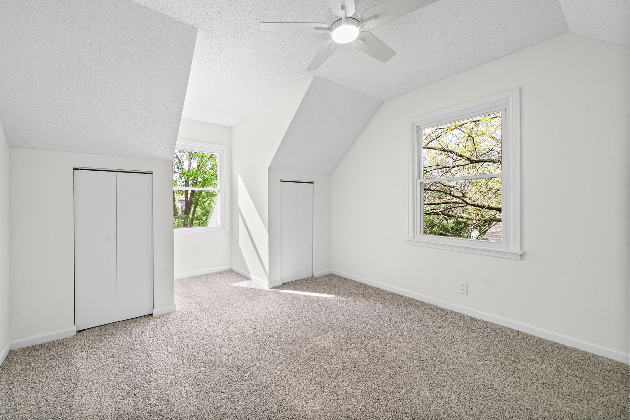 1189 Woodbridge Dr