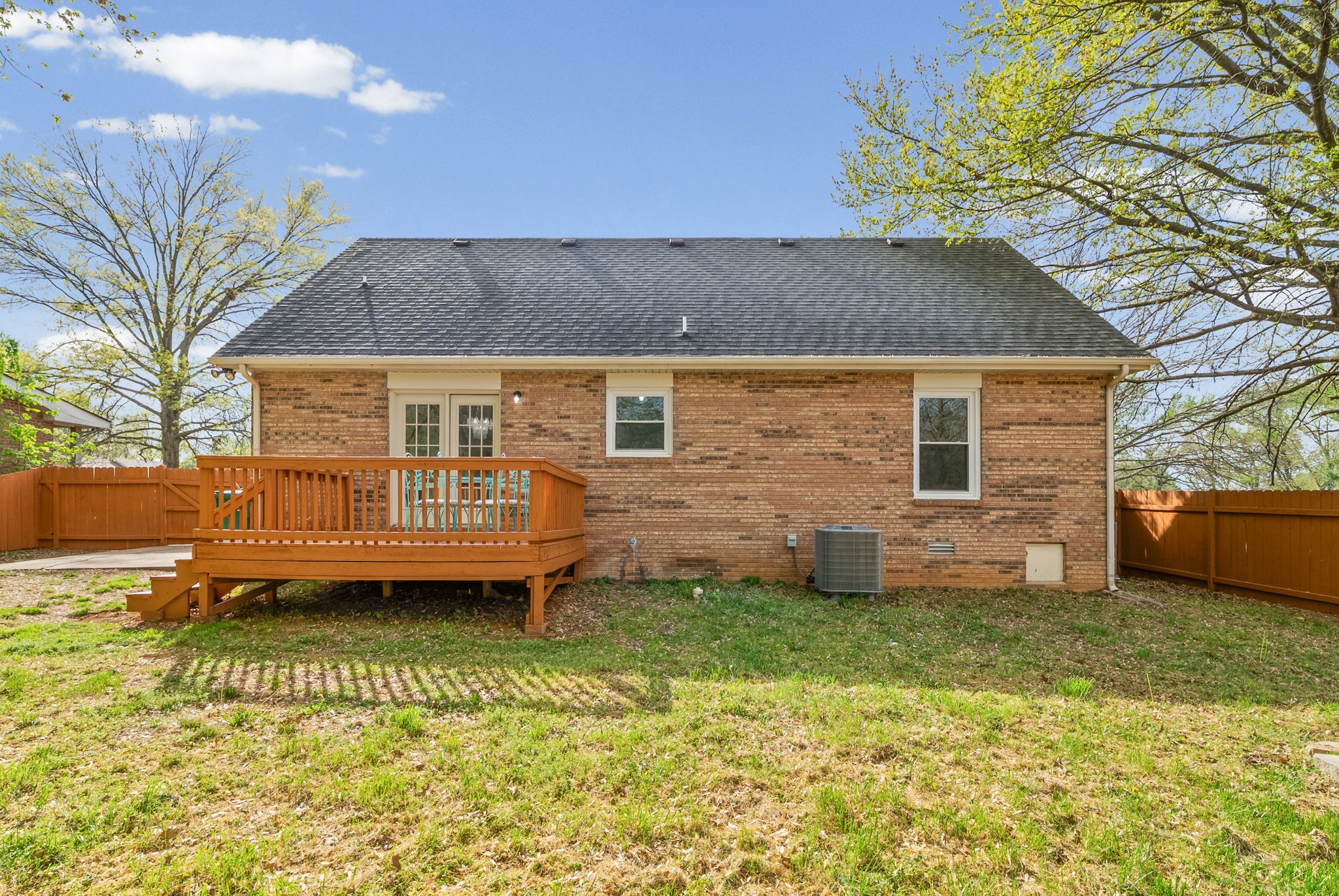 1189 Woodbridge Dr