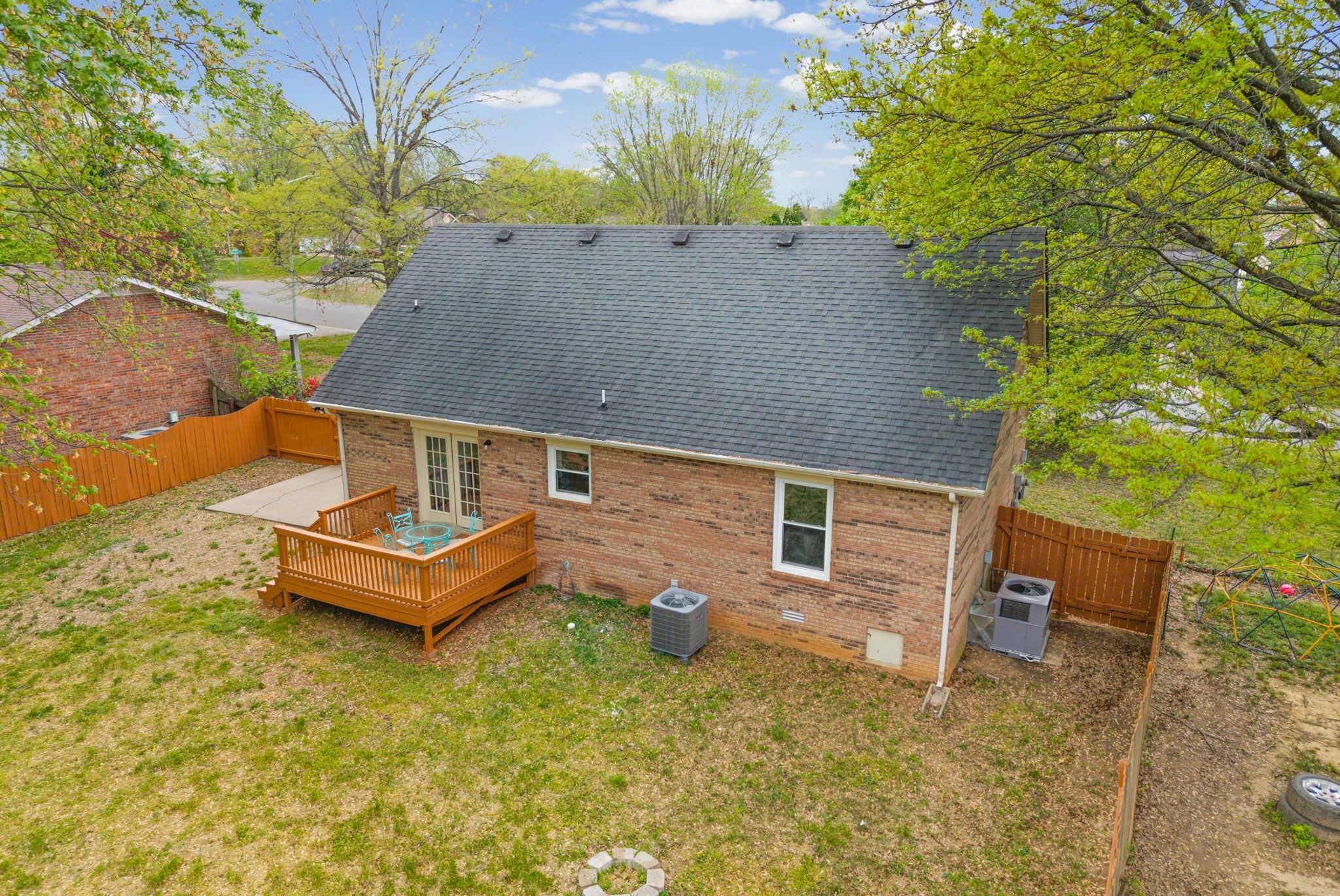 1189 Woodbridge Dr